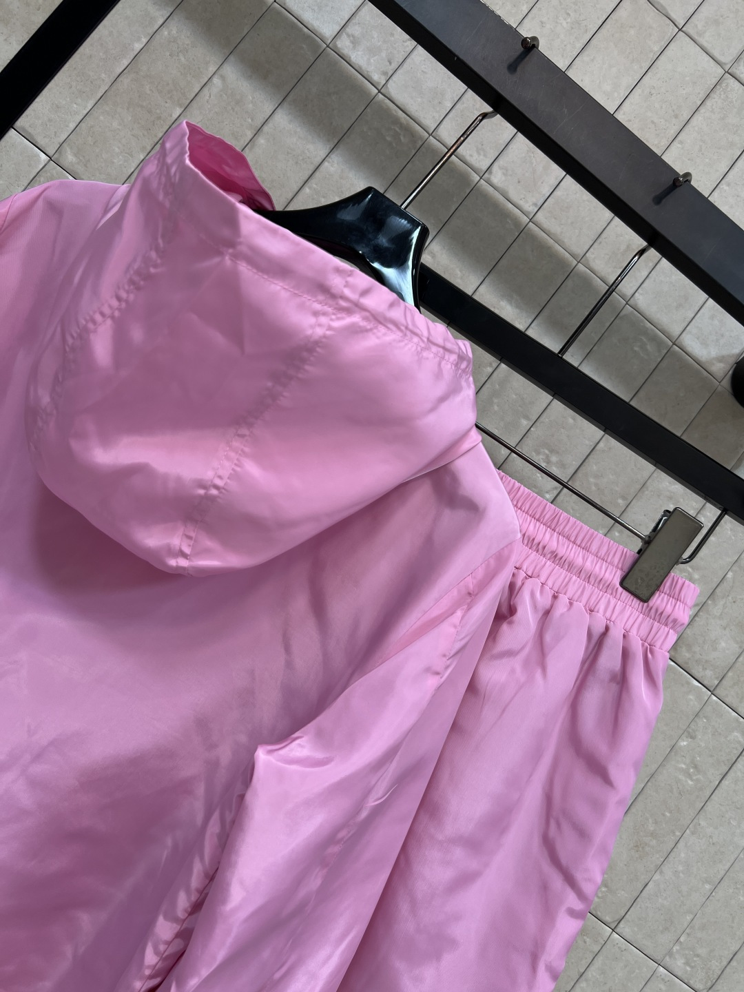PD家 26春夏新款 三角标运动套装 连帽外套+高腰短裤 轻薄面料超适合春夏!宽松版型+连帽设计 实用又