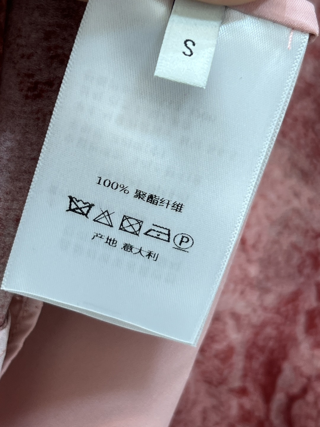 D家 26春夏新款 复古花纹印花短袖连衣裙 单排扣+衬衫领设计 优雅复古气质满分 复古红色丛林印花 春夏