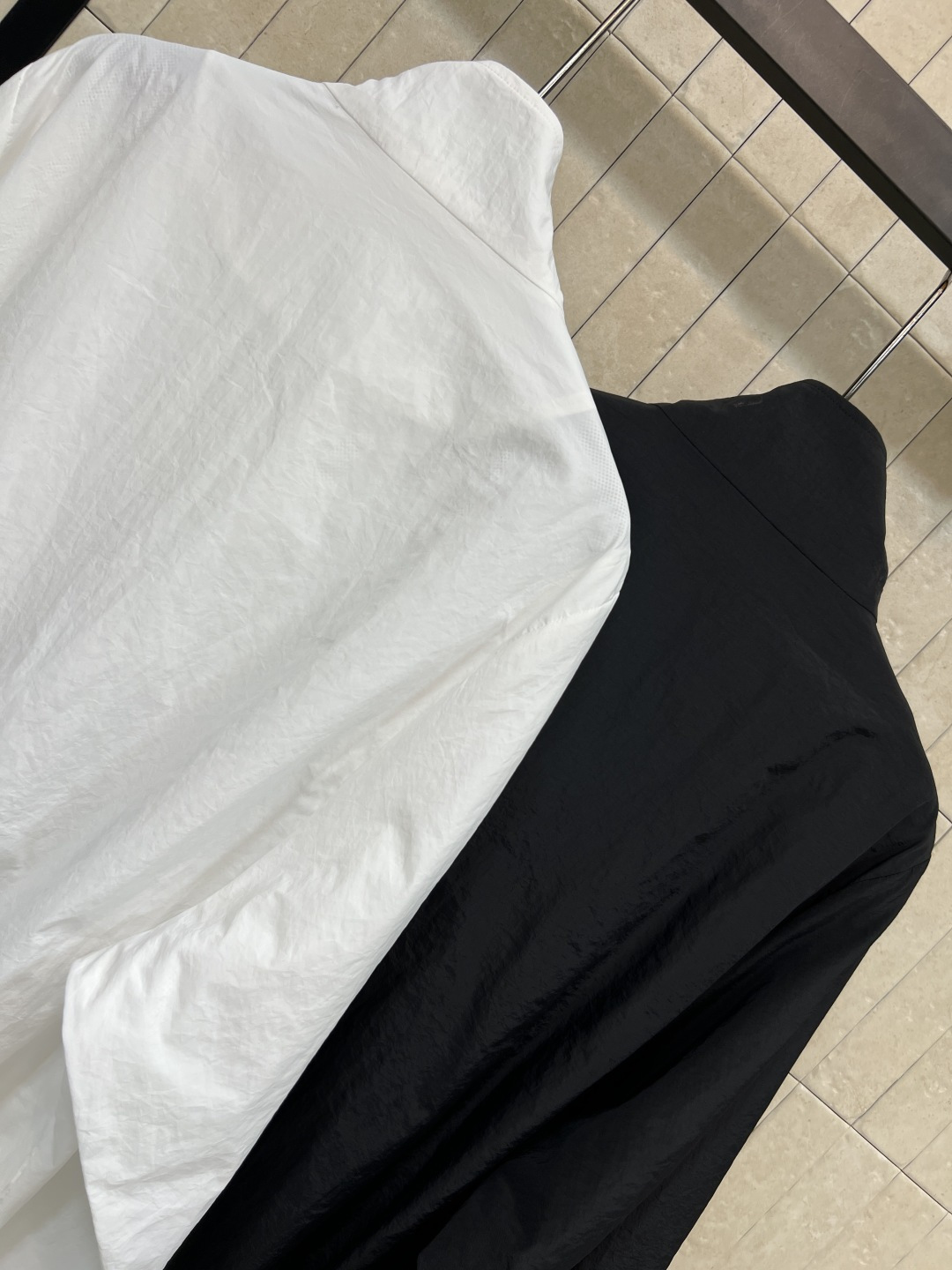 CE家 26春夏新款 立领防晒外套 采用透气尼龙面料 防风防晒 春夏穿超合适！立领+拉链设计 抽绳下摆和
