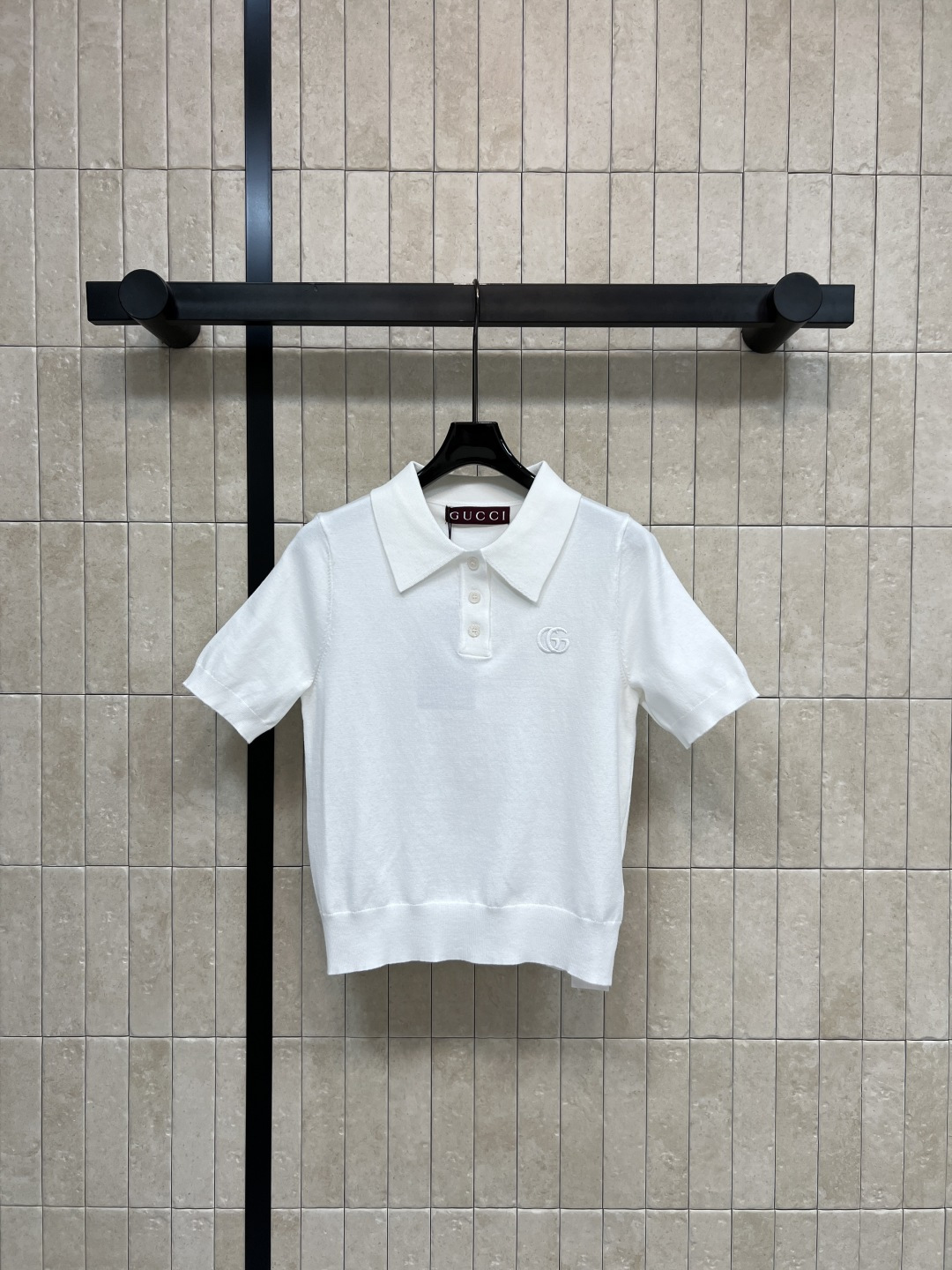 G家 26春夏新款 POLO领针织短袖T恤 亲肤又透气 春夏穿超舒服 经典翻领+三颗纽扣 胸前双G刺绣超