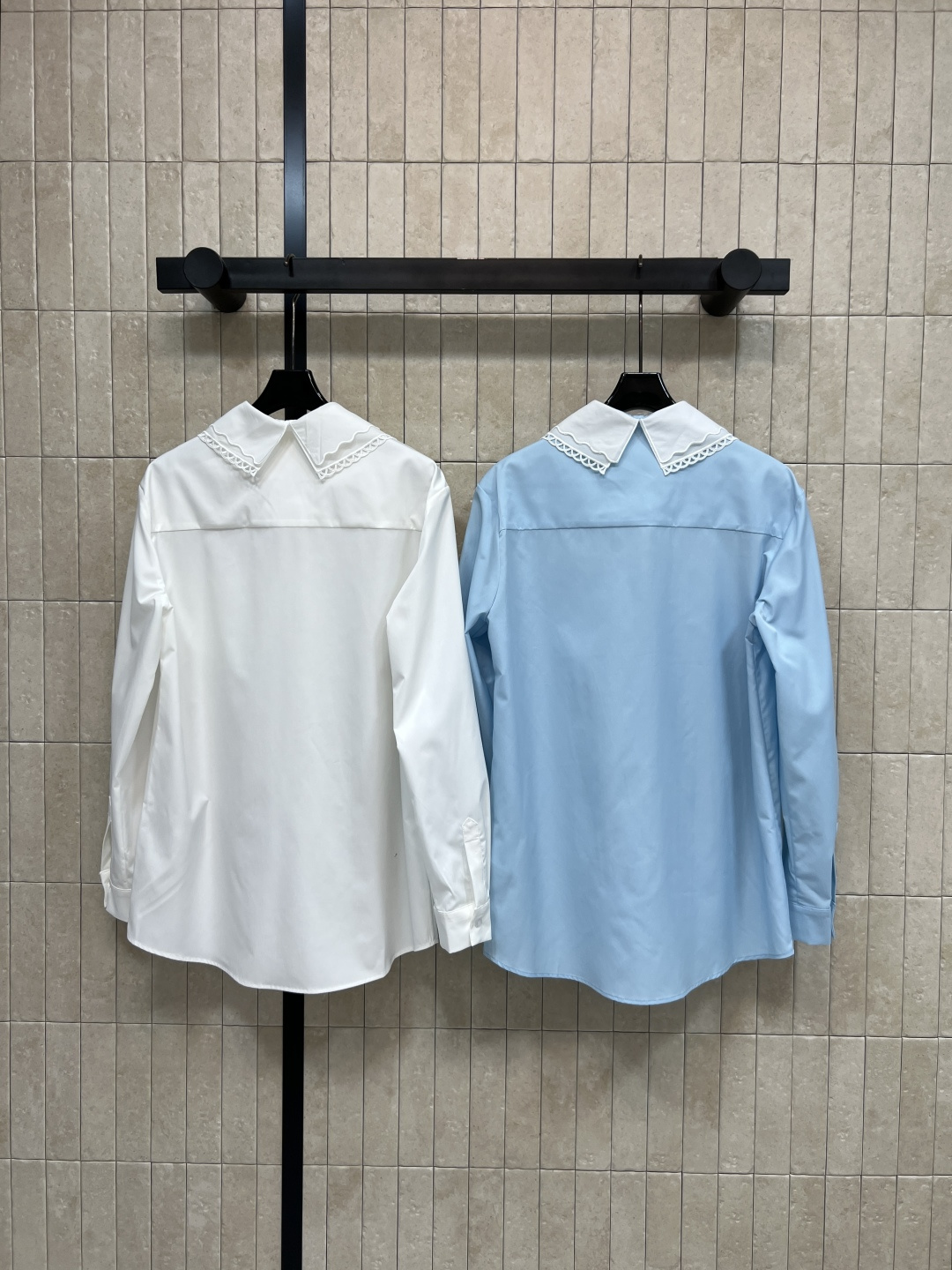 MIU家 26春夏新款 圆领蕾丝衬衫  欧根纱花边设计超减龄 学院风满满 轻薄透气面料 白色清新百搭 日