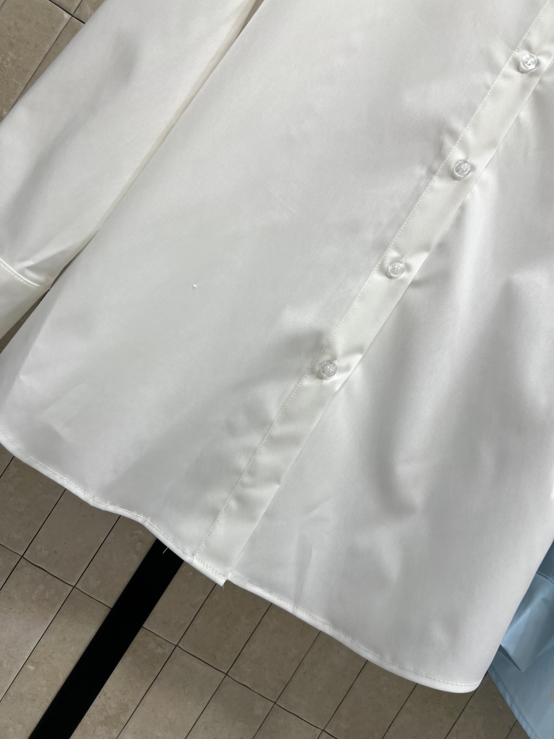 MIU家 26春夏新款 圆领蕾丝衬衫  欧根纱花边设计超减龄 学院风满满 轻薄透气面料 白色清新百搭 日