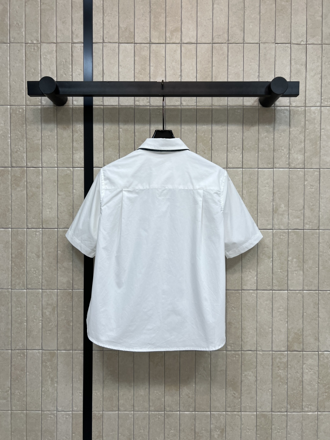 D家 26春夏新款  老花领带短袖白衬衫 制服白衬衫+深蓝D字母老花印花领带 白衬衫宽松短袖 胸前刺绣徽