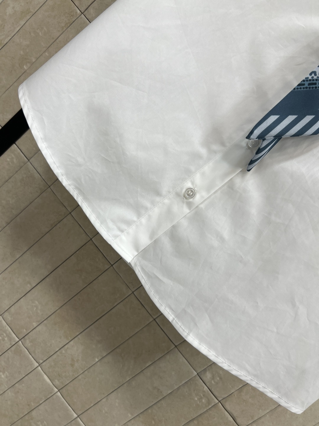D家 26春夏新款  老花领带短袖白衬衫 制服白衬衫+深蓝D字母老花印花领带 白衬衫宽松短袖 胸前刺绣徽