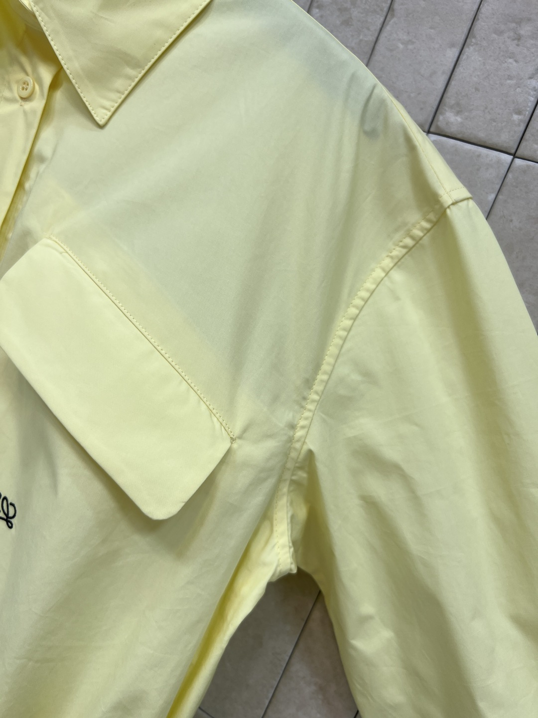 LW家 26春夏新款 柠檬黄抽绳衬衫 春夏穿超合适 下摆松紧腰抽绳设计可调节长度 轻松切换短款or常规版