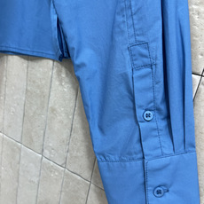 LW家 26春夏新款 蓝色短款衬衫 经典长袖设计 左胸徽标logo刺绣超有辨识度!短款剪裁 搭配高腰裤或 LW家 26春夏新款 蓝色短款衬衫 经典长袖设计 左胸徽标logo刺绣超有辨识度!短款剪裁 搭配高腰裤或