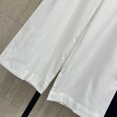 YSL家 26春夏新款 高腰阔腿裤 采用轻薄透气棉质面料 抽绳腰+YSL小金标 简约中藏着贵气 YSL家 26春夏新款 高腰阔腿裤 采用轻薄透气棉质面料 抽绳腰+YSL小金标 简约中藏着贵气