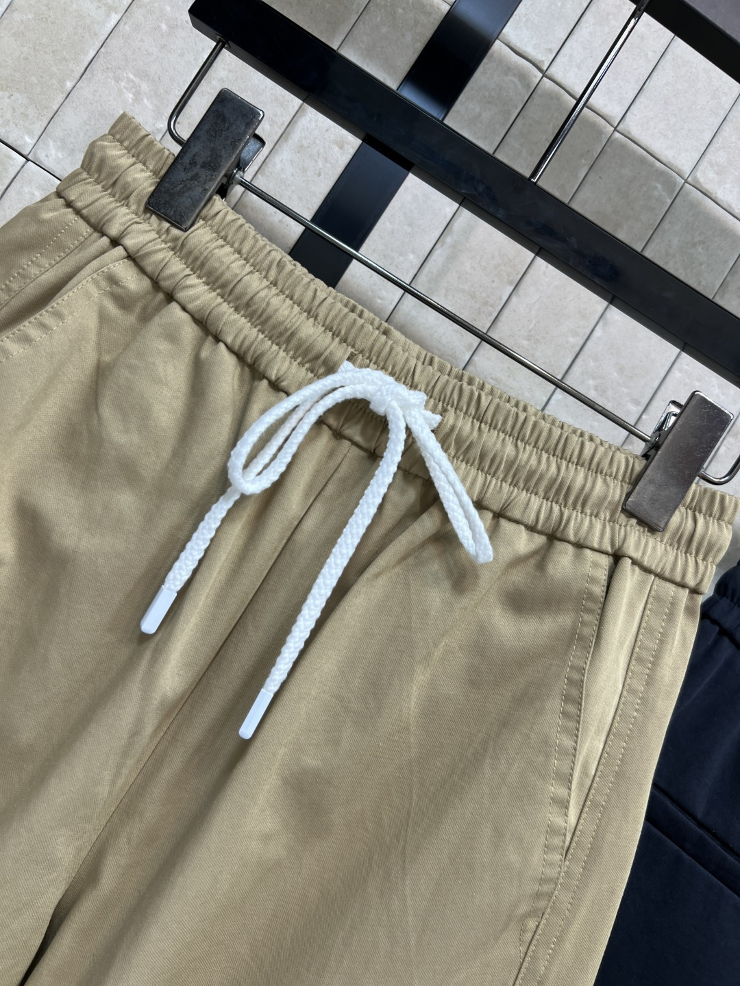 AW家 26春夏新款 工装阔腿裤 抽绳腰+阔腿版型  舒适显瘦不挑人  侧边大口袋工装感与精致感并存  