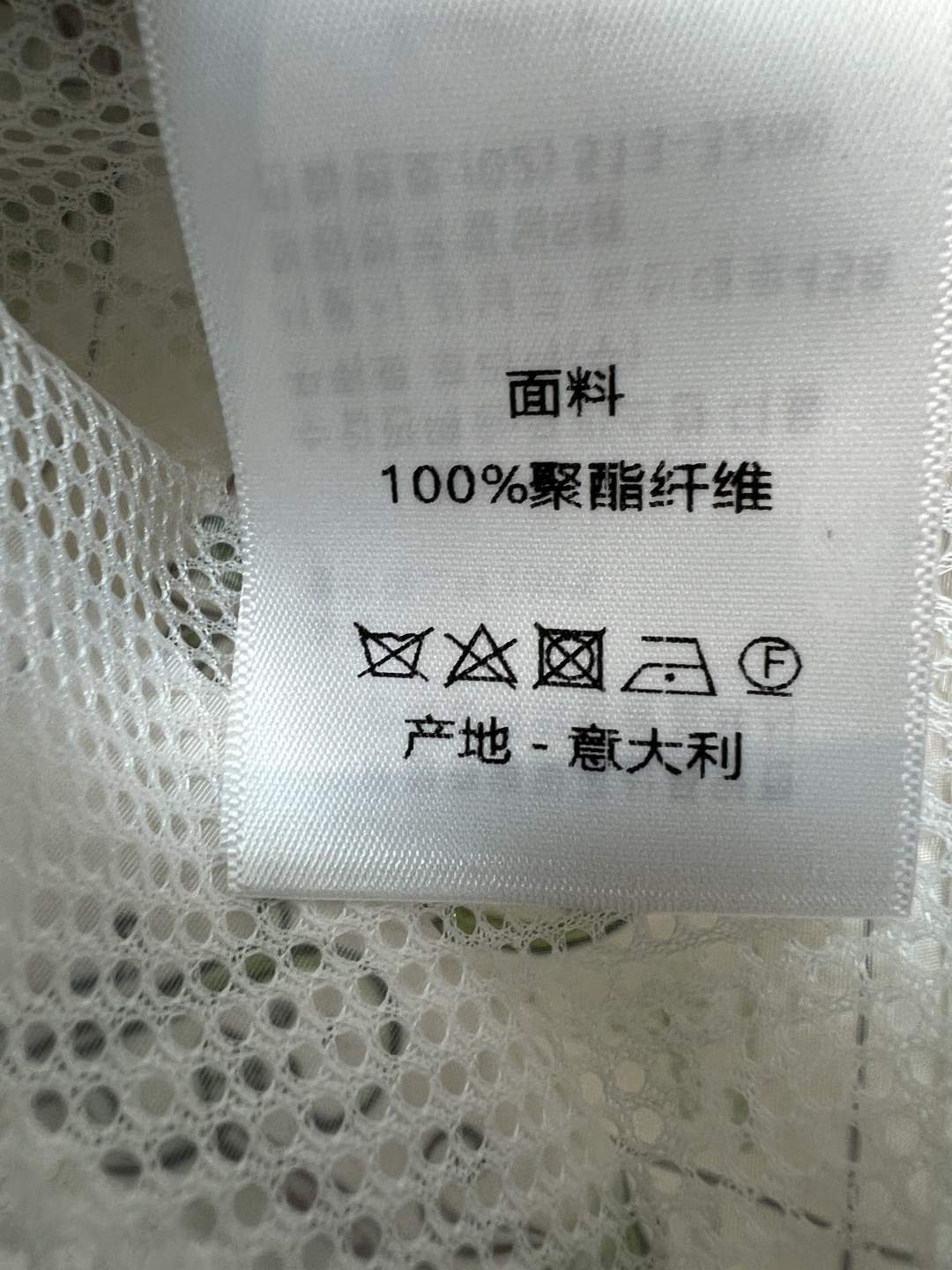 D家 26春夏新款 字母印花连帽套装 连帽外套+抽绳短裤 短款剪裁 穿脱方便又实用 袖口和下摆松紧收口 