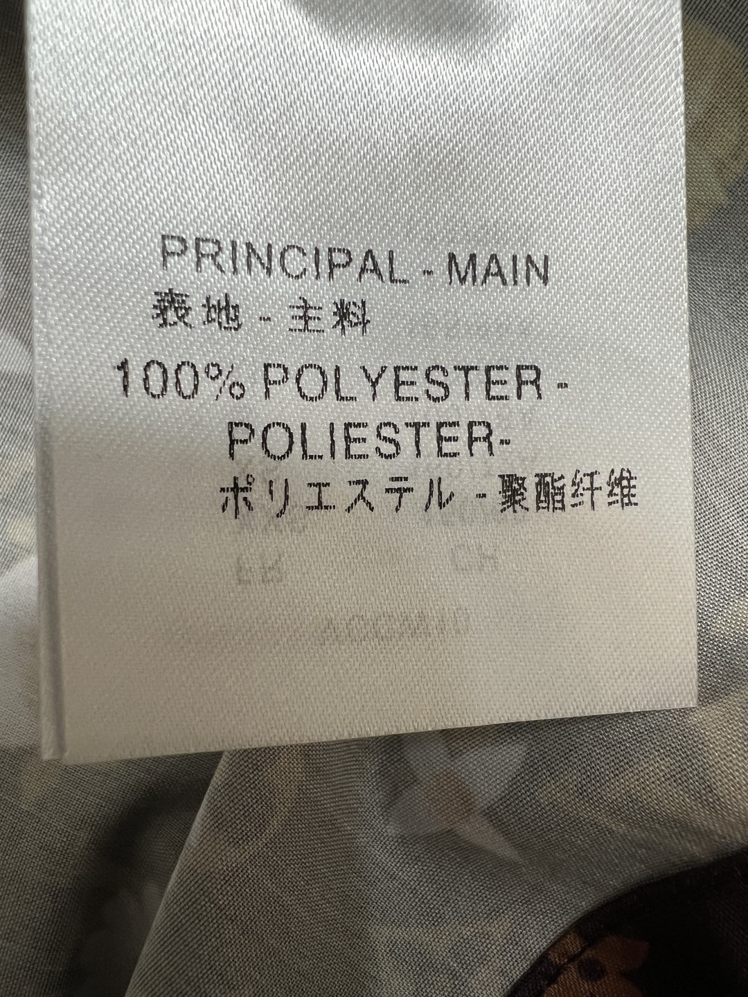 L家 26春夏新款 老花短袖连衣裙 立领单排扣+可调节腰带 收腰显瘦 A字裙摆藏肉遮胯 同色系腰带设计 