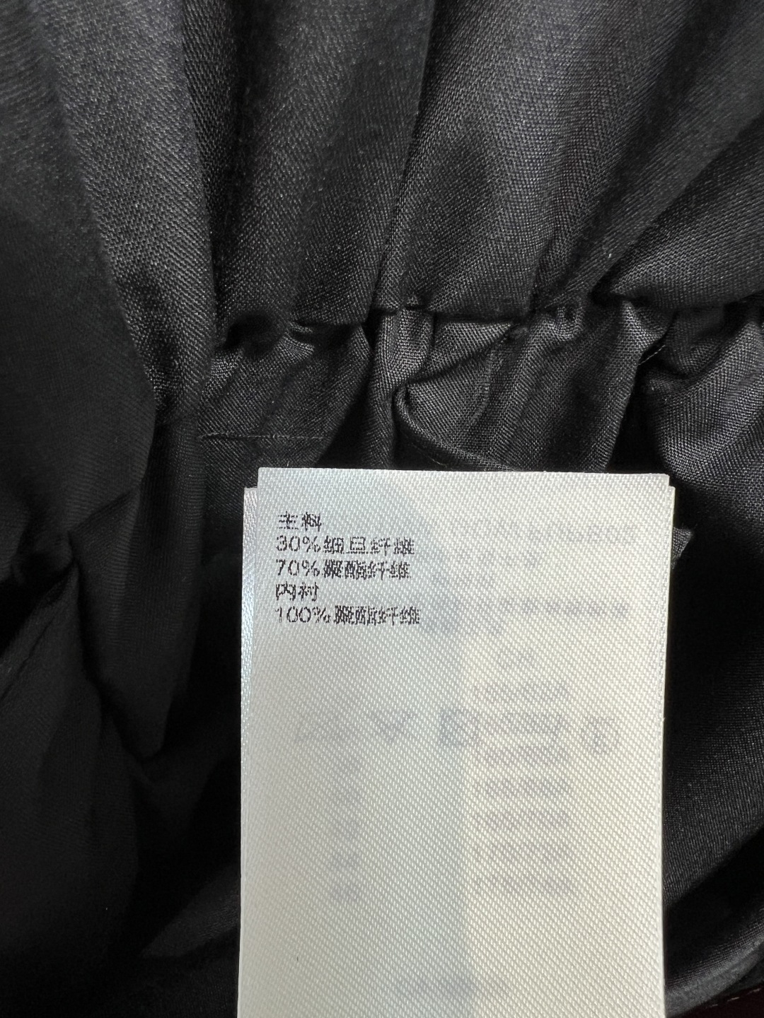 L家 26春夏新款 荷叶边无袖连衣裙 高品质面料 剪裁精致 荷叶边设计层次感满满 优雅又时尚 logo金