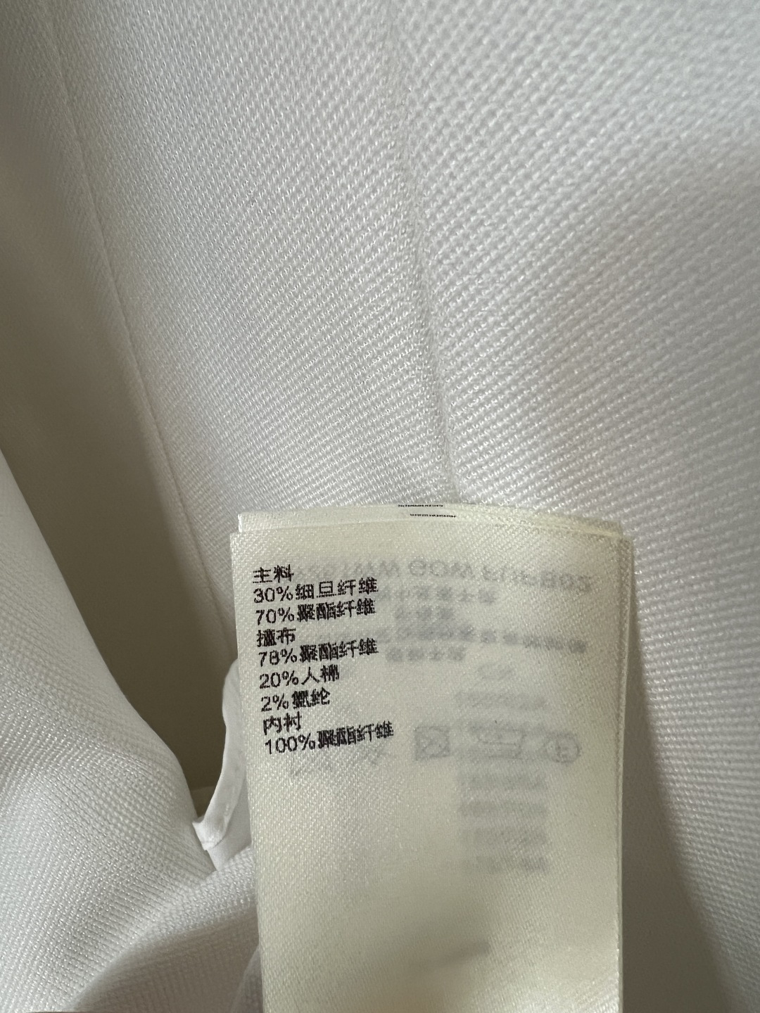 L家 26春夏新款 白色荷叶边连衣裙 短袖收腰设计 优雅又显身材曲线 高品质面料 触感舒适 春夏穿超合适