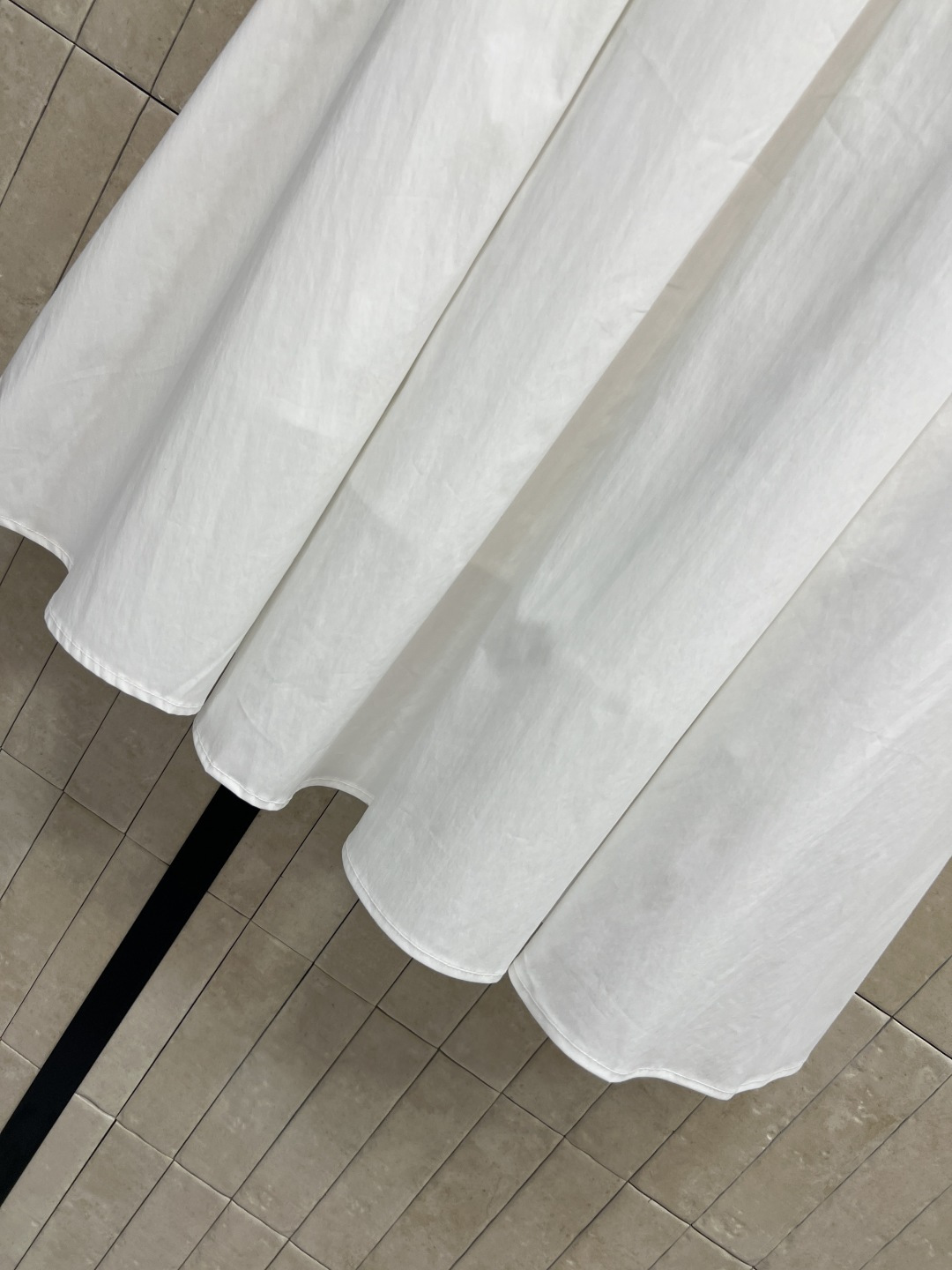 PD家 26春夏新款 三角标大摆半裙 宽松剪裁+松紧腰 舒适又百搭 不挑身材 裙身简约 左上角三角标超有