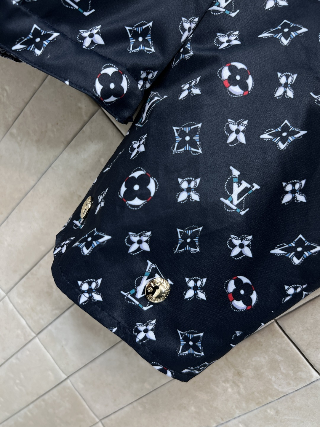 L家 26春夏新款 双面老花连帽外套 金色定制拉链+拉链口袋+下摆抽绳 可自由调节版型 宽松落肩 不挑身