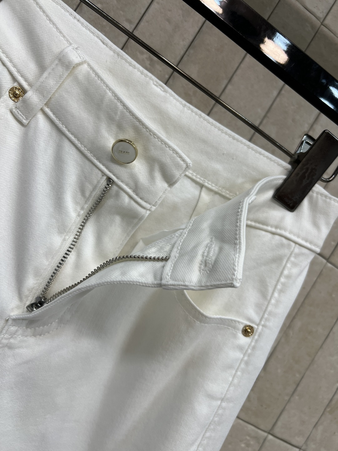 Slp🌹家 26春夏新款 ​​白色阔腿牛仔裤 用全棉面料 柔软透气 日常穿着超舒适 高腰设计拉长腿部比例