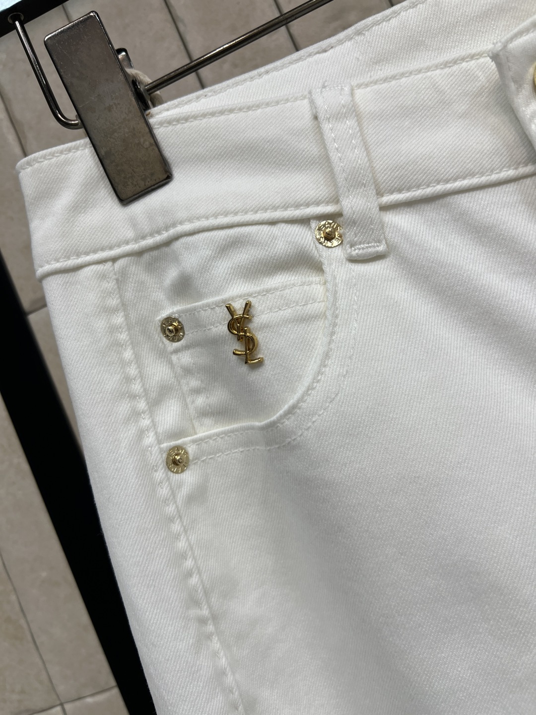 Slp🌹家 26春夏新款 ​​白色阔腿牛仔裤 用全棉面料 柔软透气 日常穿着超舒适 高腰设计拉长腿部比例