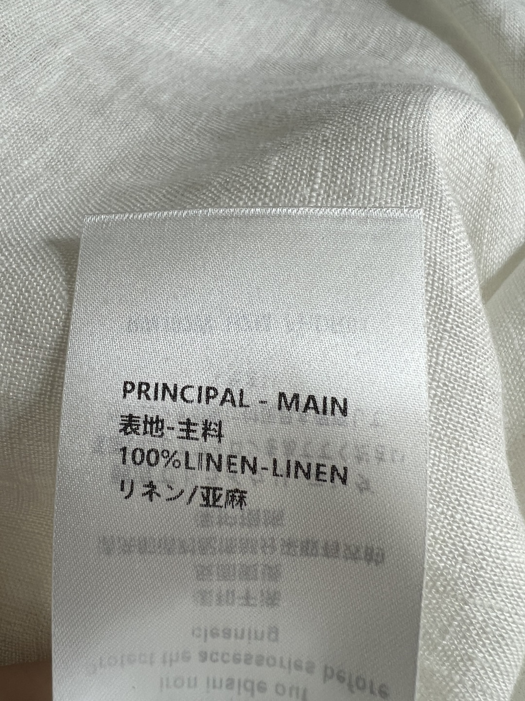 L家 26春夏新款 亚麻衬衫套装 翻领衬衫+高腰短裤 高质量亚麻面料 亲肤透气 精致金属纽扣还有口袋刺绣