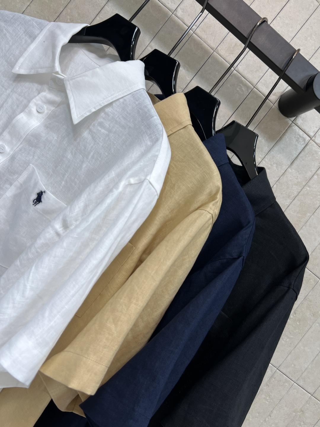 Pol* 26春夏新款 亚麻短袖衬衫 采用亚麻面料 透气又吸湿，春夏穿超舒服 经典衬衫领+五分袖 左胸小