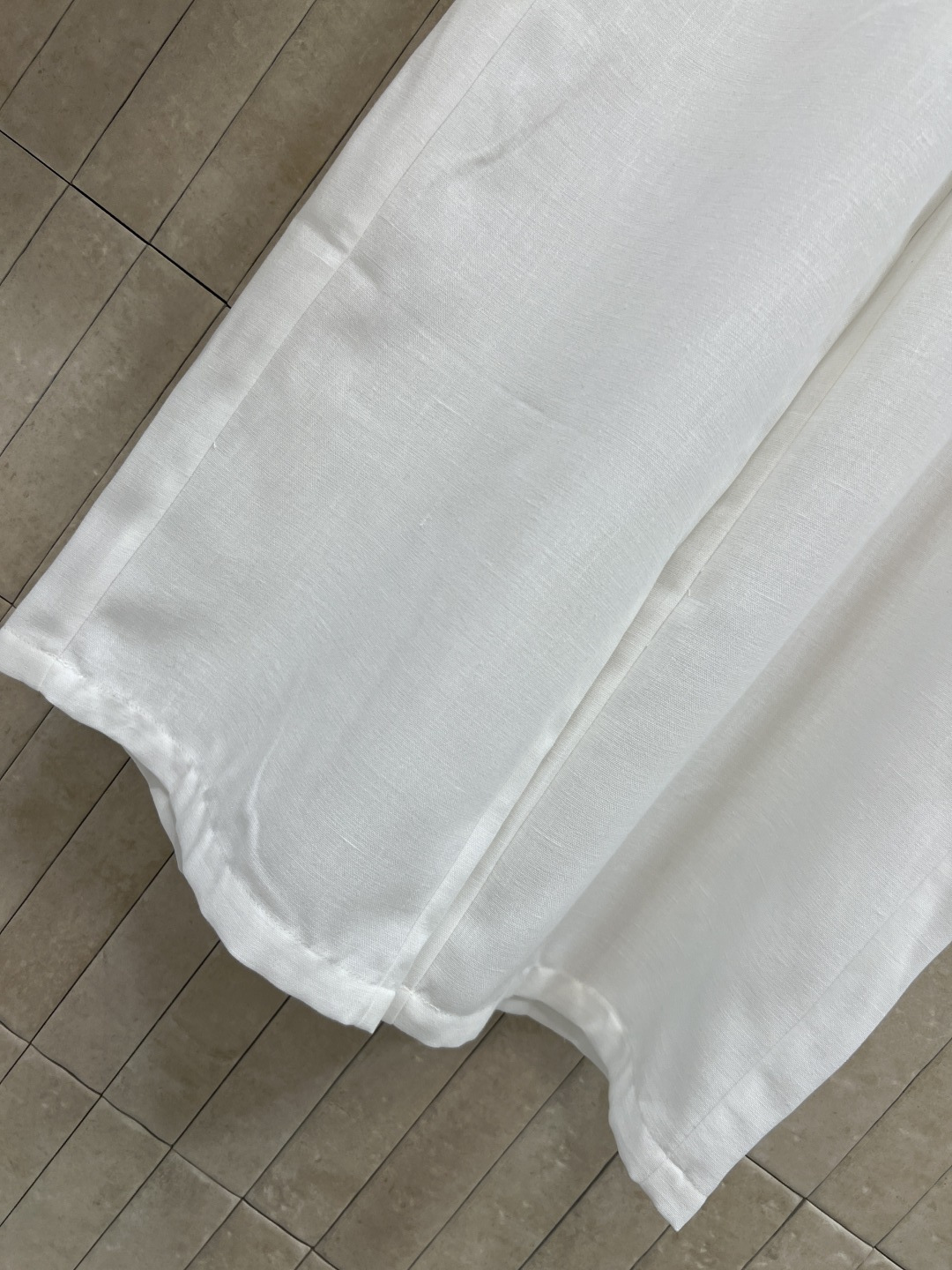 LW家 26春夏新款 白色衬衫套装 翻领长袖衬衫+高腰阔腿裤 胸前撞色压纹口袋标 简约低调 宽松落肩长袖