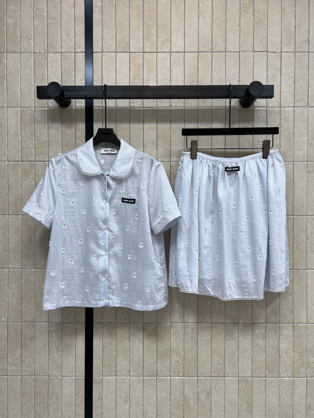 MIU家 26春夏新款 条纹短袖半裙套装 娃娃领上衣+高腰A字半裙 立体手工镂空小花点缀 小众精致不单调