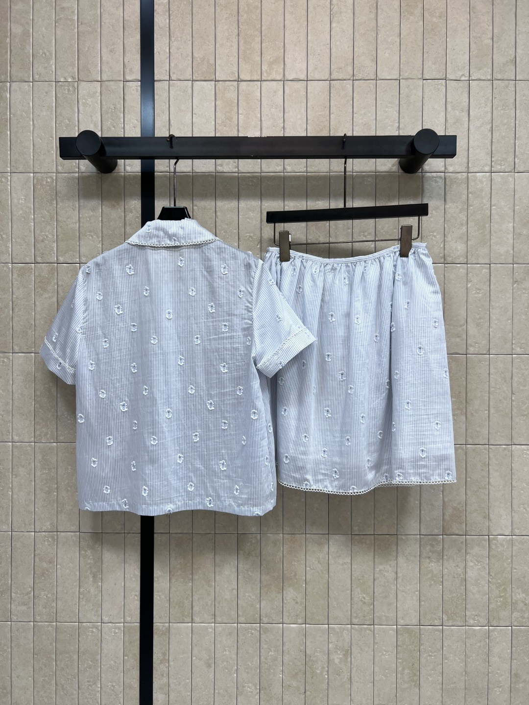 MIU家 26春夏新款 条纹短袖半裙套装 娃娃领上衣+高腰A字半裙 立体手工镂空小花点缀 小众精致不单调
