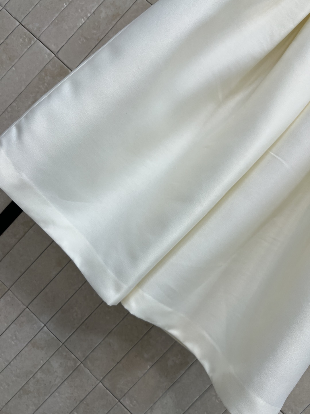 D家 26春夏新款 高腰A字裤裙 高腰束腰腰带+立体褶裥 垂坠有型不软塌 修饰胯宽腿粗 简约又有细节感 