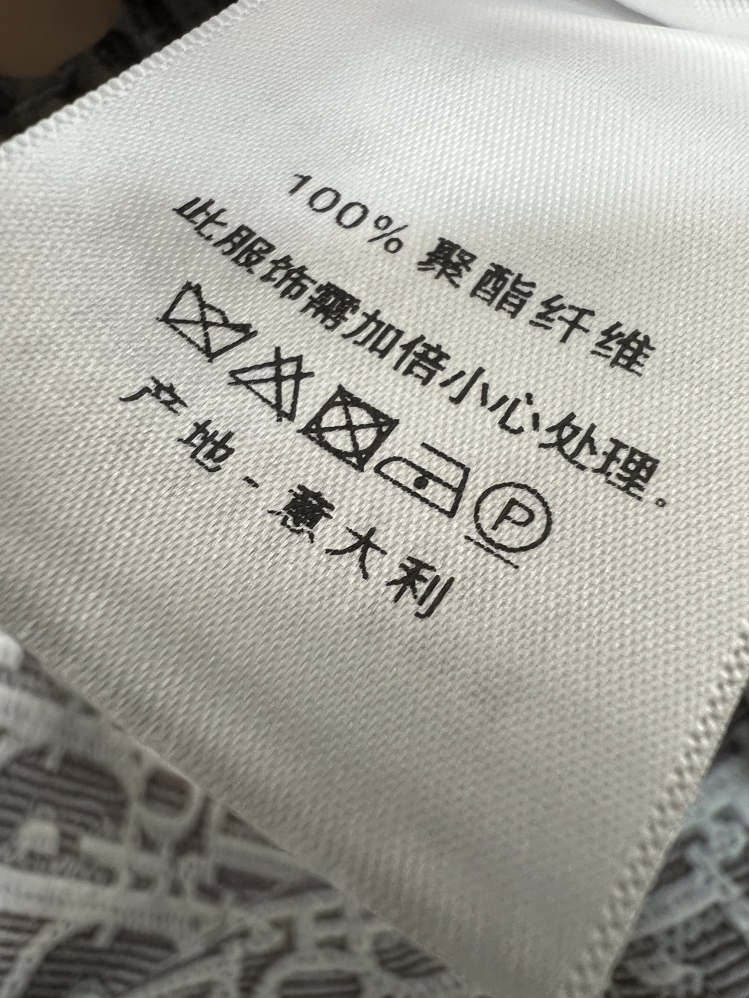 D家 26春夏新款 字母老花连衣裙 翻领短袖衬衫设计+同色系腰带 利落短袖清爽适配春夏 腰带精准修饰腰线
