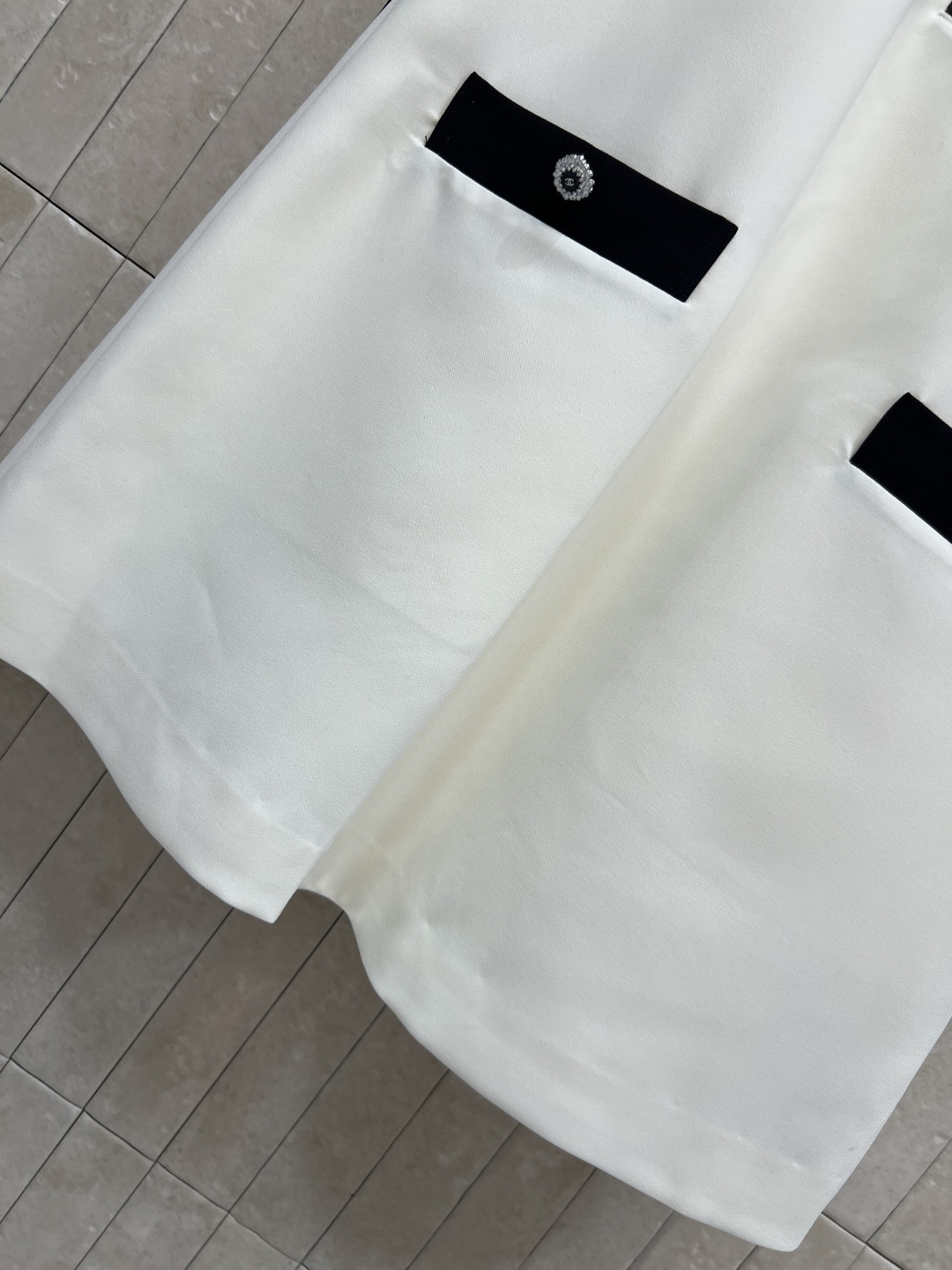 C家 26春夏新款 撞色无袖连衣裙 经典小香风设计 简约优雅 柔软亲肤 透气性超棒 夏天穿超舒服 翻领+
