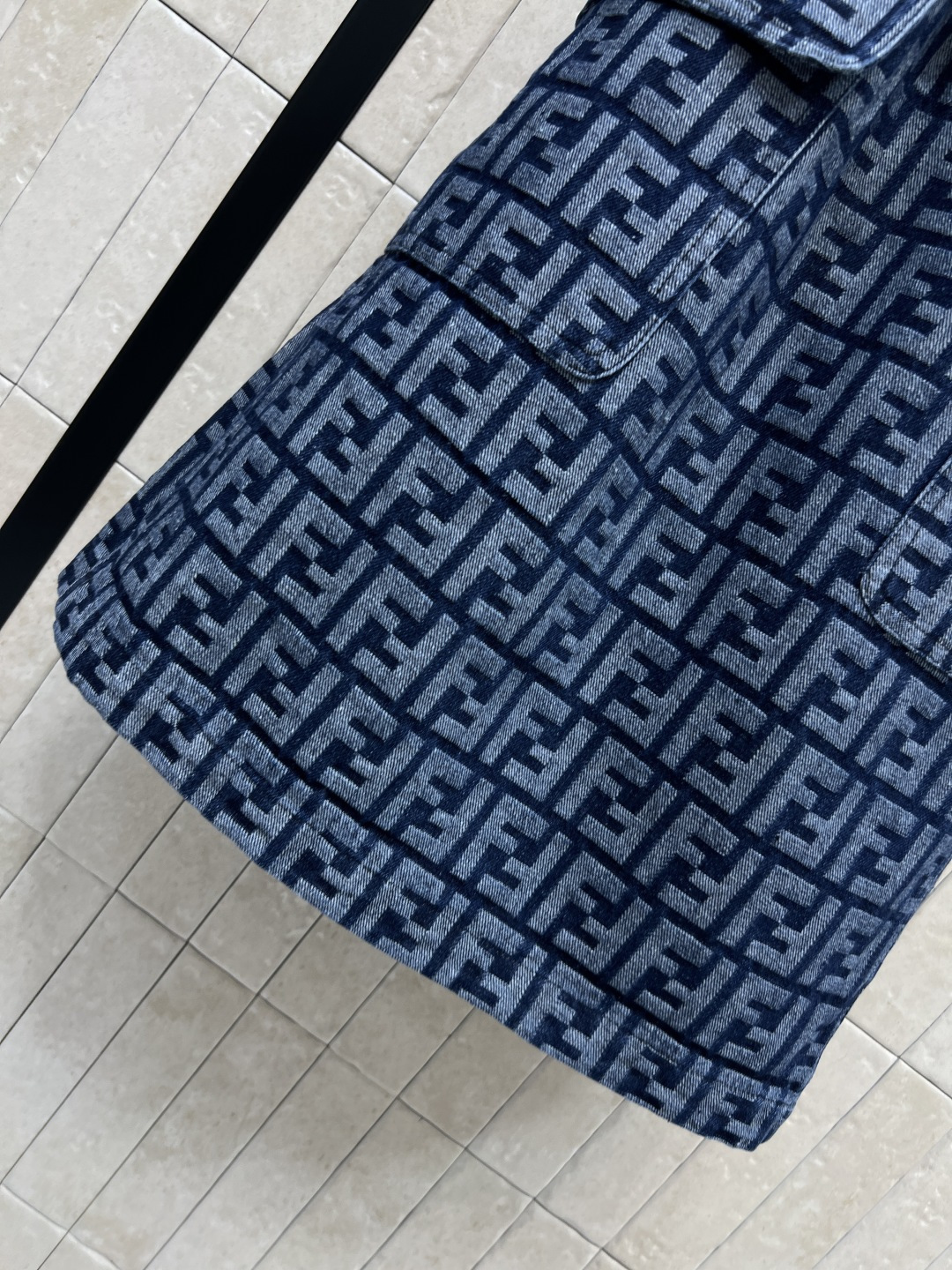 FD家 26春夏新款 牛仔连衣裙 经典Logo满印 品牌辨识度超高 高品质牛仔布 挺括有型不易皱 百搭不