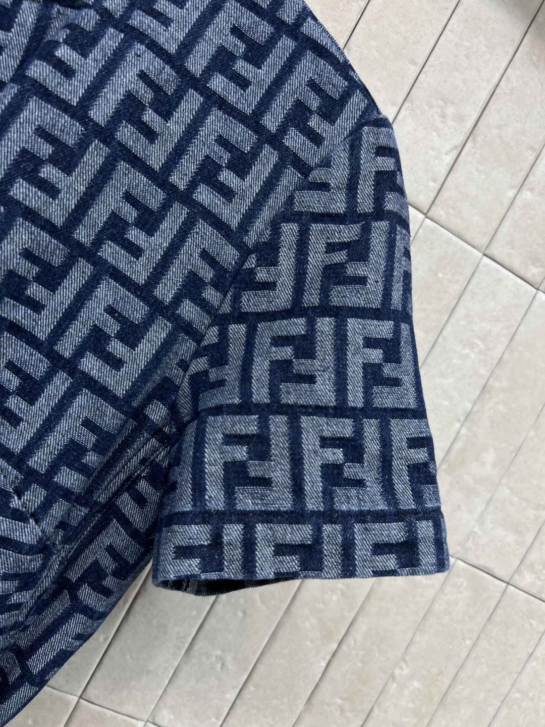 FD家 26春夏新款 牛仔连衣裙 经典Logo满印 品牌辨识度超高 高品质牛仔布 挺括有型不易皱 百搭不