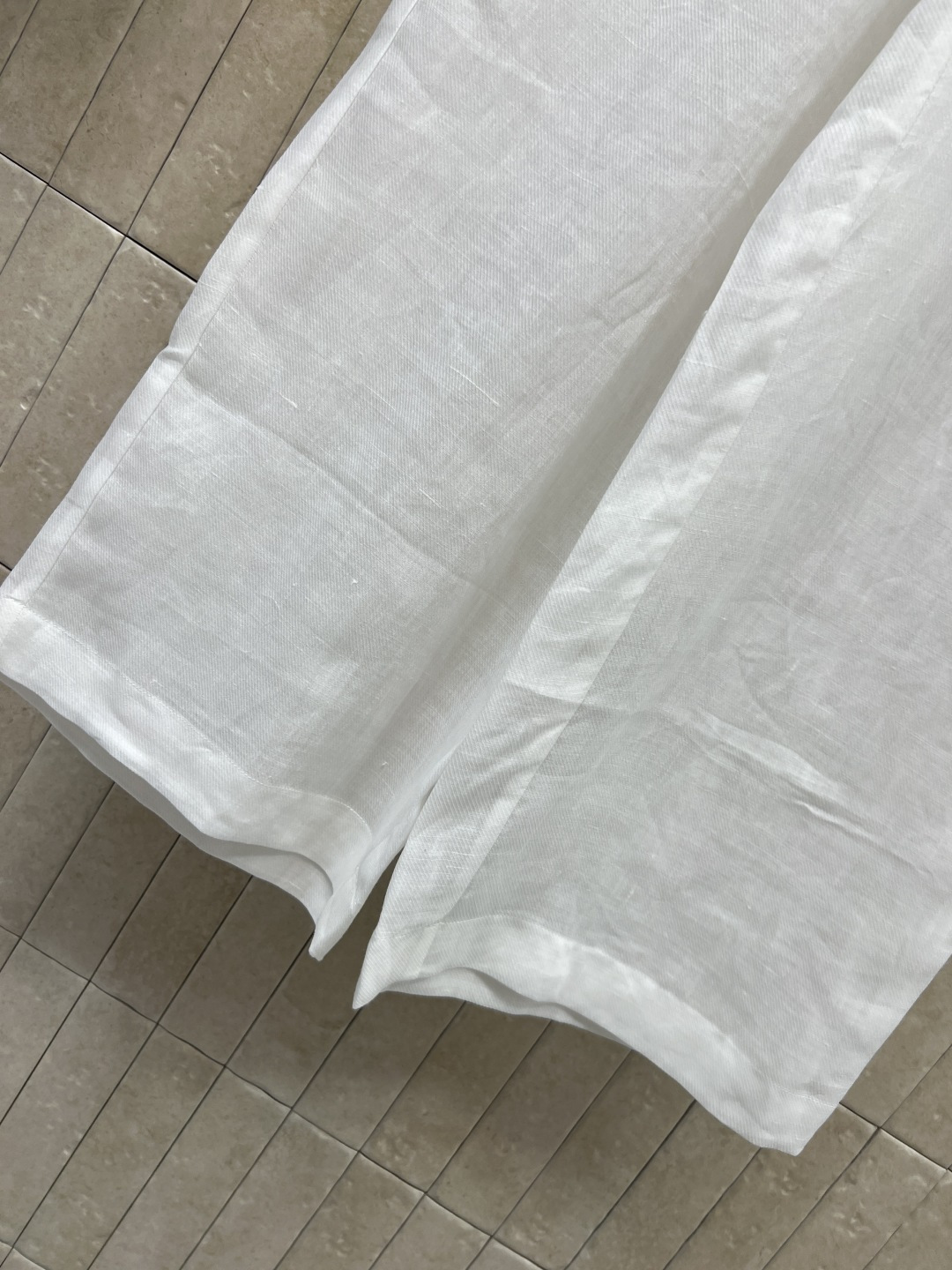 26春夏新款 无袖亚麻套装 立领无袖衬衫+高腰阔腿裤 采用透气纯亚麻面料 侧边收腰绑带 利落修身 松紧腰