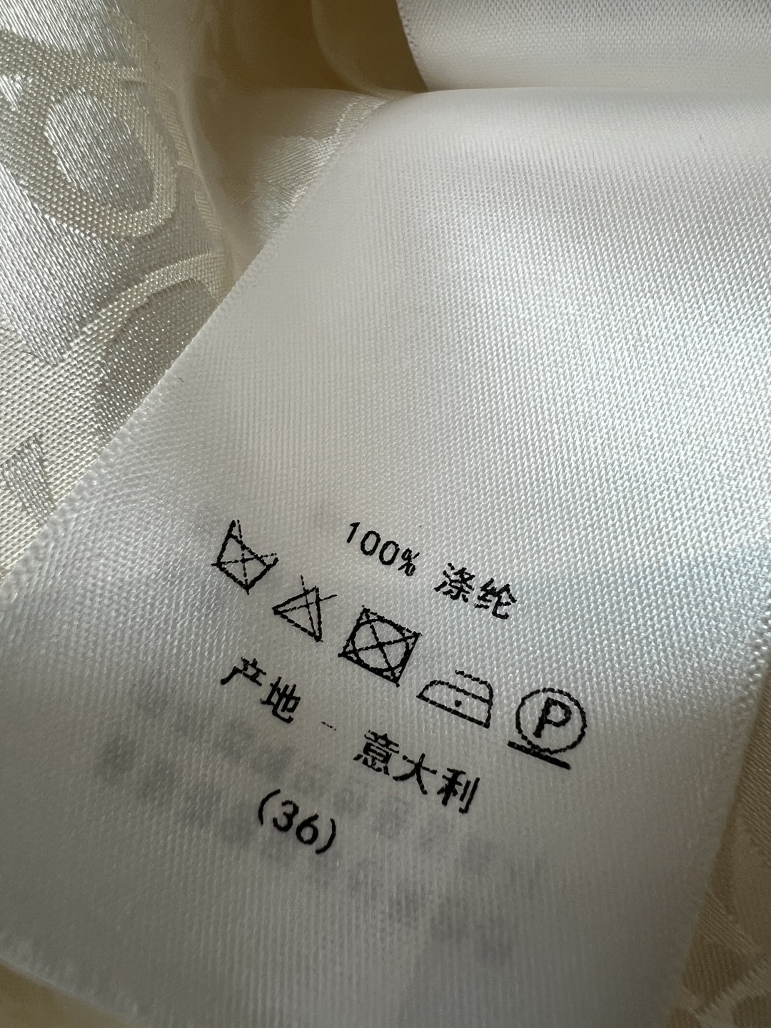 D家 26夏季新款 老花连帽外套 满印Logo设计 品牌辨识度超高 轻薄面料 宽松连帽版型 抽绳收腰+下