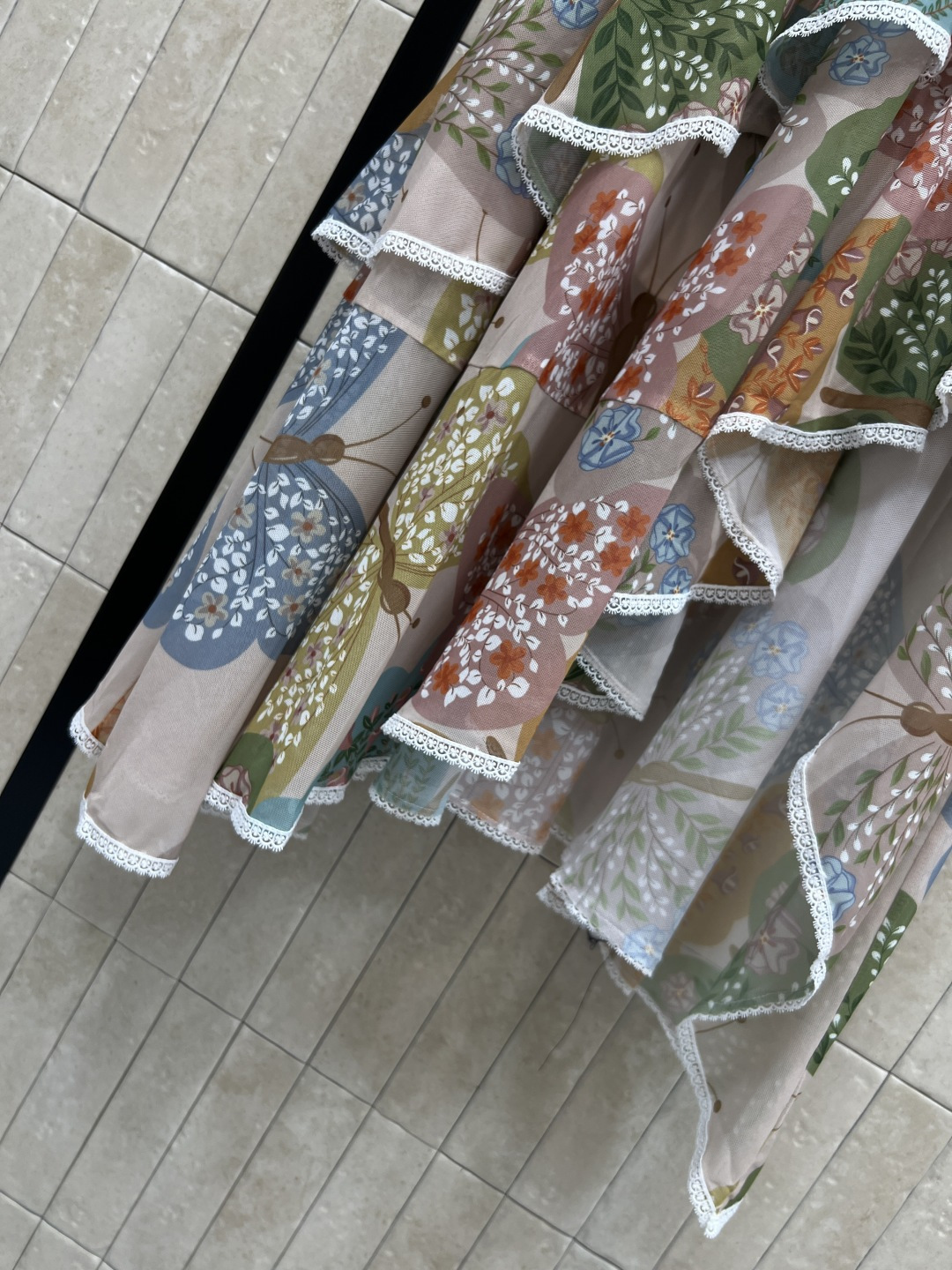 FD家 26夏季新款 印花层叠半身裙​​ 采用轻盈飘逸面料 满印花卉图案 色彩柔和 氛围感满满 层叠剪裁