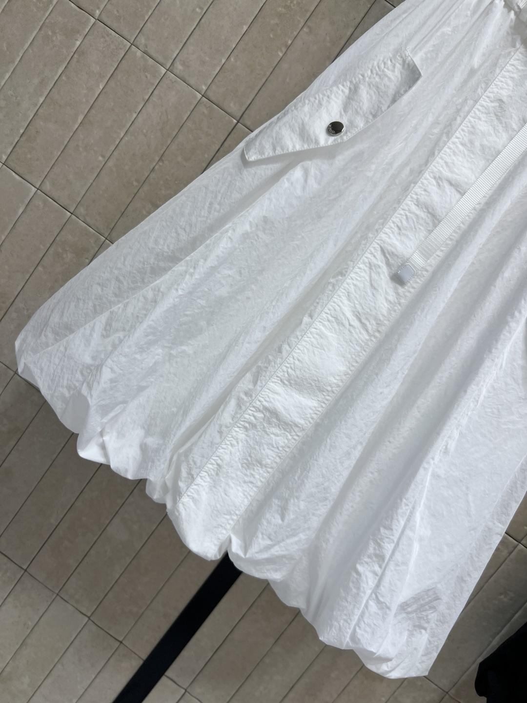 PD家 26夏季新款 三角标收腰连衣裙 POLO领休闲上衣+工装花苞裙摆 半拉链设计 腰部机能卡扣腰带 