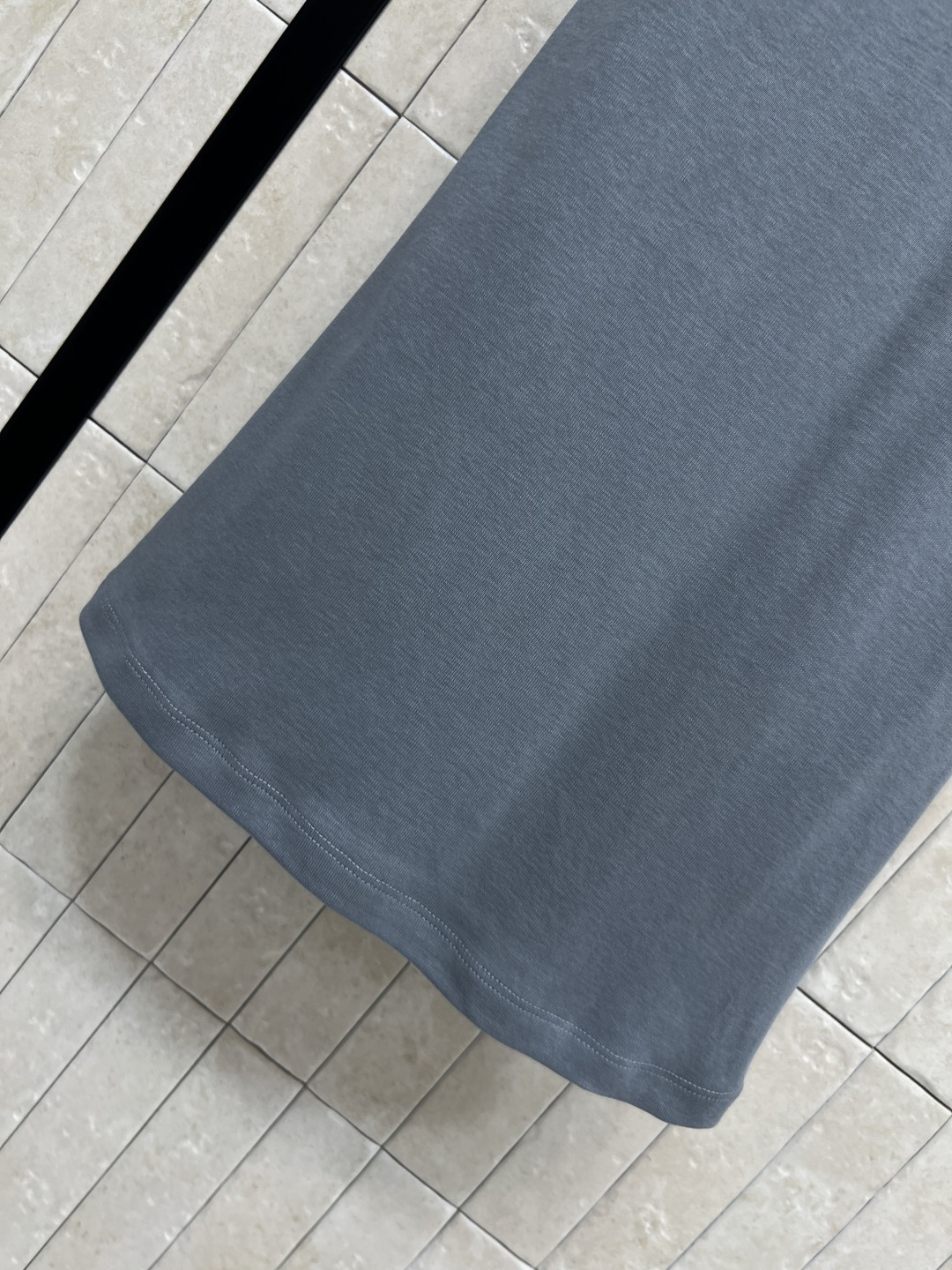 PD家 26夏季新款 三角标背心 棉质面料柔软透气 夏天穿超舒服 宽肩带设计不勒肩 胸前三角金属徽标超有