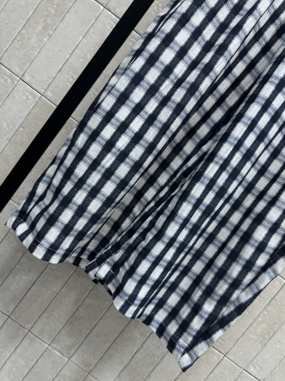 C家 26夏季新款 格纹亚麻阔腿裤​​ 采用亚麻面料 高腰+抽绳设计 修饰腰线还很灵活 宽松直筒版型对梨