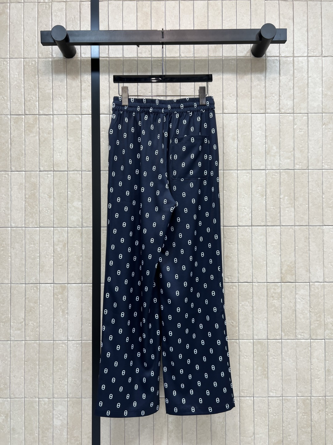 H家 26夏季新款 老花抽绳阔腿裤 宽松阔腿+松紧抽绳腰 显瘦又修饰腿型 适合各种身材 复古老花设计 日