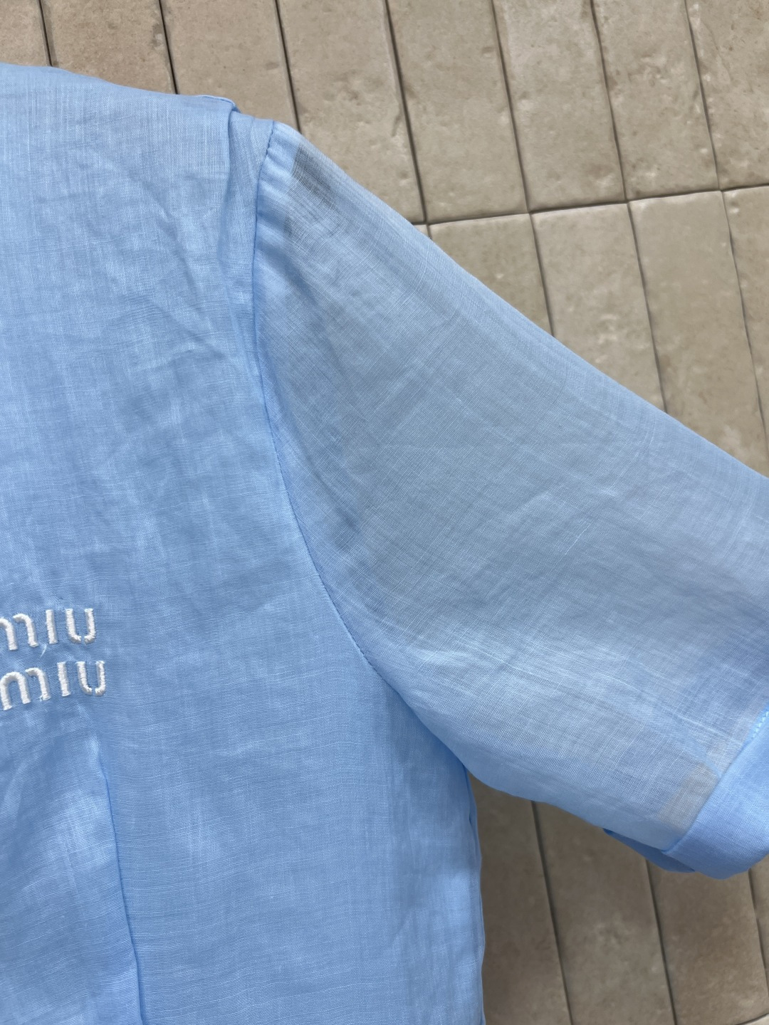 MIU家 26夏季新款 棉麻连衣长裙 采用棉麻面料轻盈透气 夏天穿超舒服 短袖+宽松裙摆 领口木耳边和单