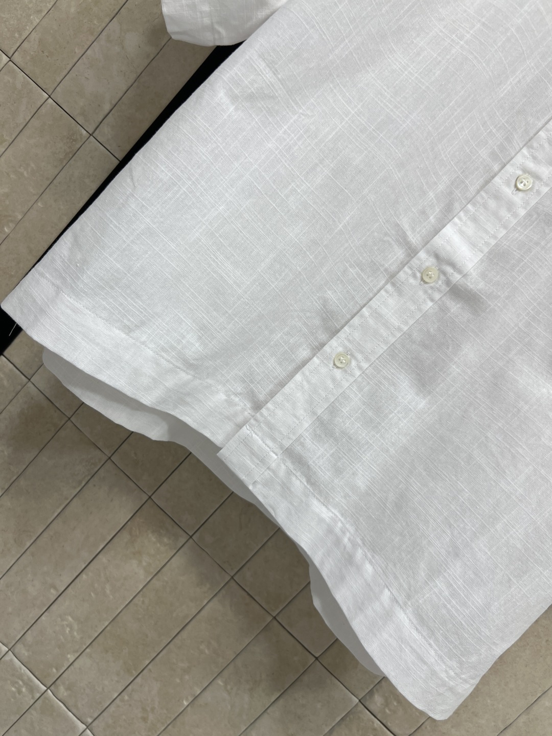 pol家 26夏季新款 短袖衬衫上衣 经典翻领+五分袖设计 宽松廓形 随性又休闲 胸前刺绣超有辨识度 细