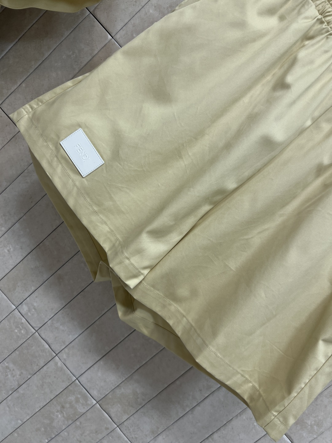 FD家 26夏季新款 卡其色连帽套装 连帽短袖上衣+松紧腰短裤 宽松落肩设计 自带休闲感 下摆抽绳可调节