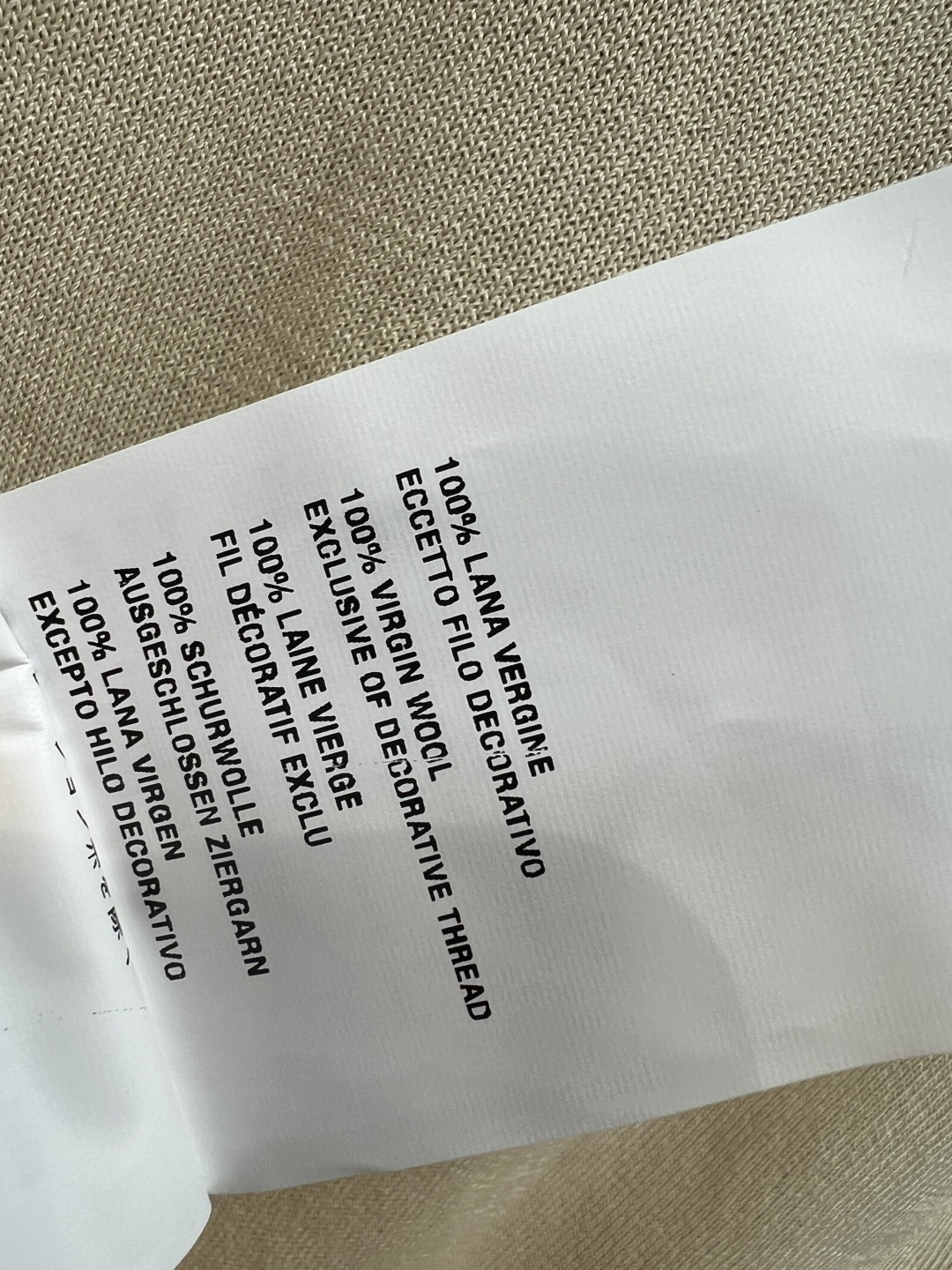 miu家 26夏季新款系带针织短袖甄选100%初剪羊毛面料 触感细腻软糯 圆领蝴蝶结系带+品牌刺绣 细节
