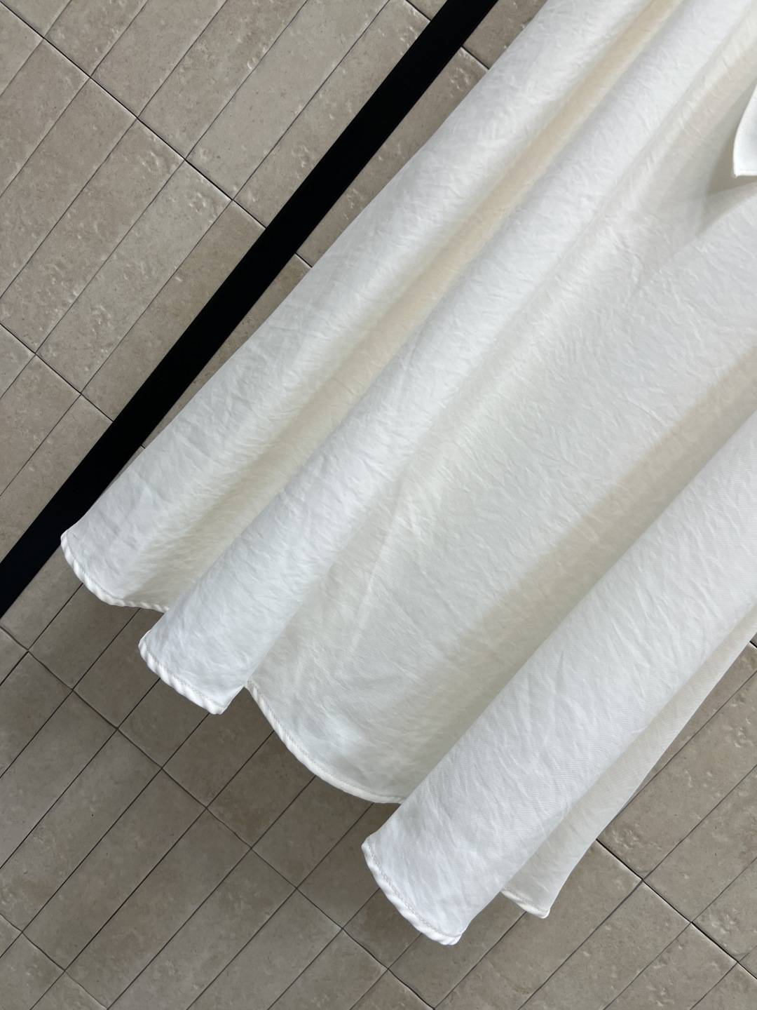MIU家 26夏季新款 翻领收腰连衣裙 翻领短袖设计 腰前可调节系带+松紧收腰 打造自然小镂空 包容各种