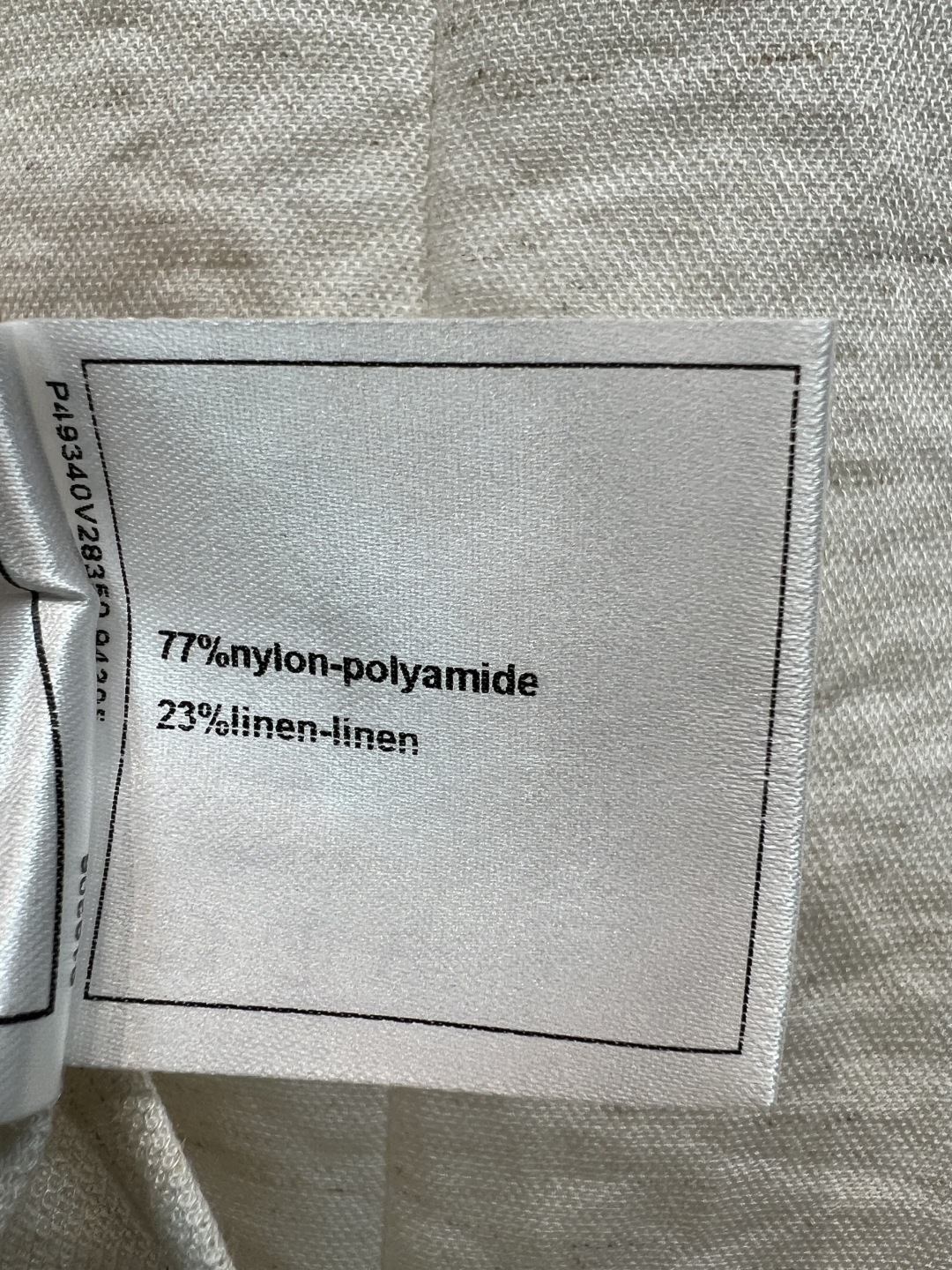 C家 26夏季新款 马甲套装 马甲上衣+高腰裤裙 尼龙混纺面料 斜排金属扣+肌理感面料 利落显瘦 假两件