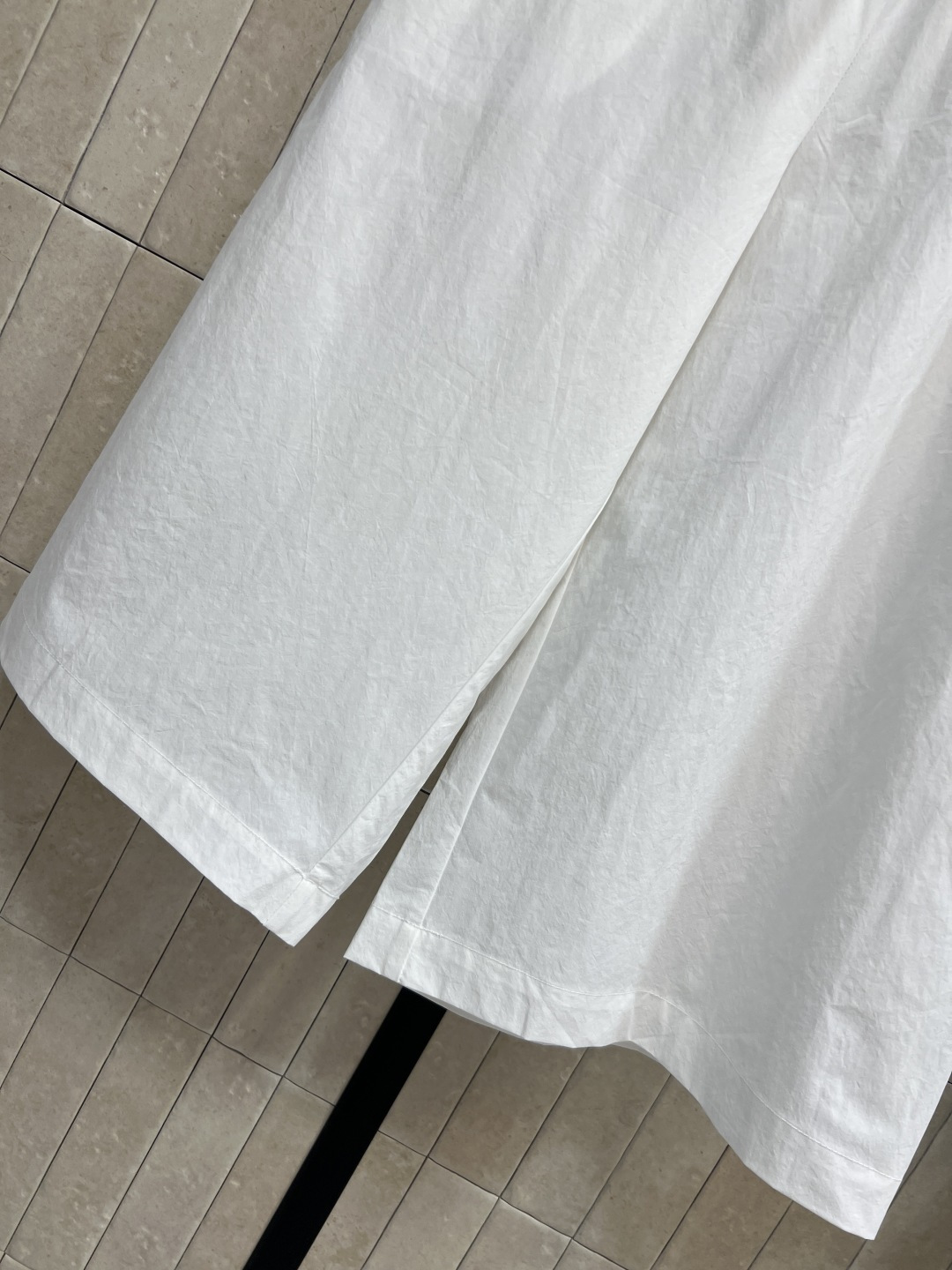 26夏季新款 抽绳六分裤 面料轻薄 透气又舒适 夏天穿超合适 高腰松紧+抽绳设计 修饰腰线还很灵活 宽松