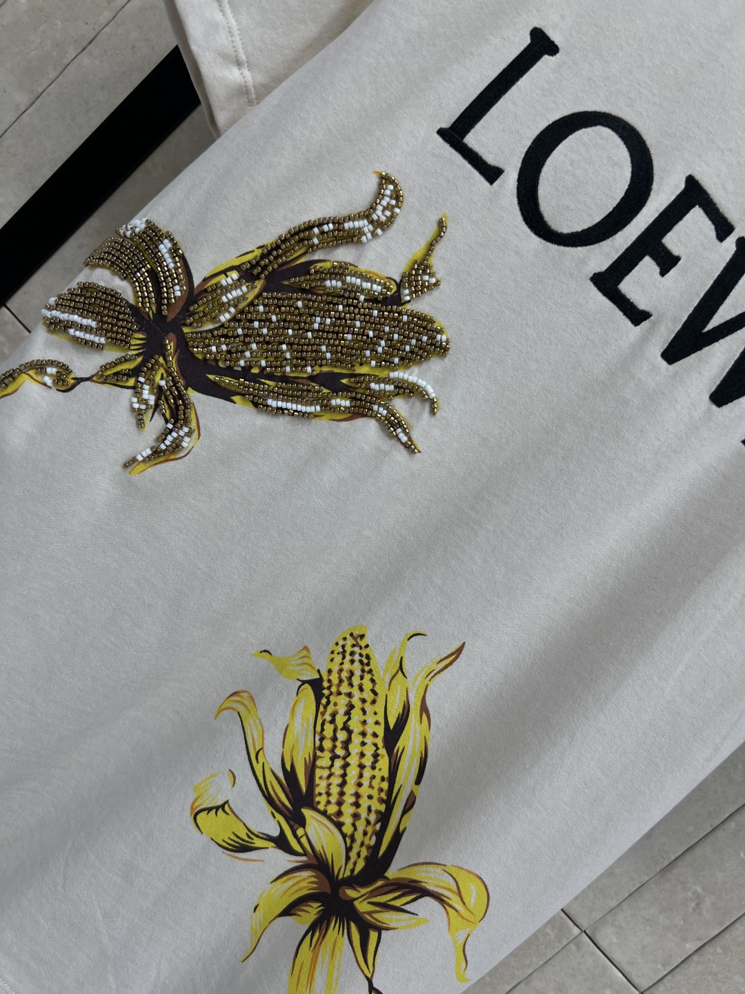 LW家 26夏季新款 印花圆领短袖T恤 采用高品质棉质面料 正面logo字样+玉米图案 夏日氛围感满满 