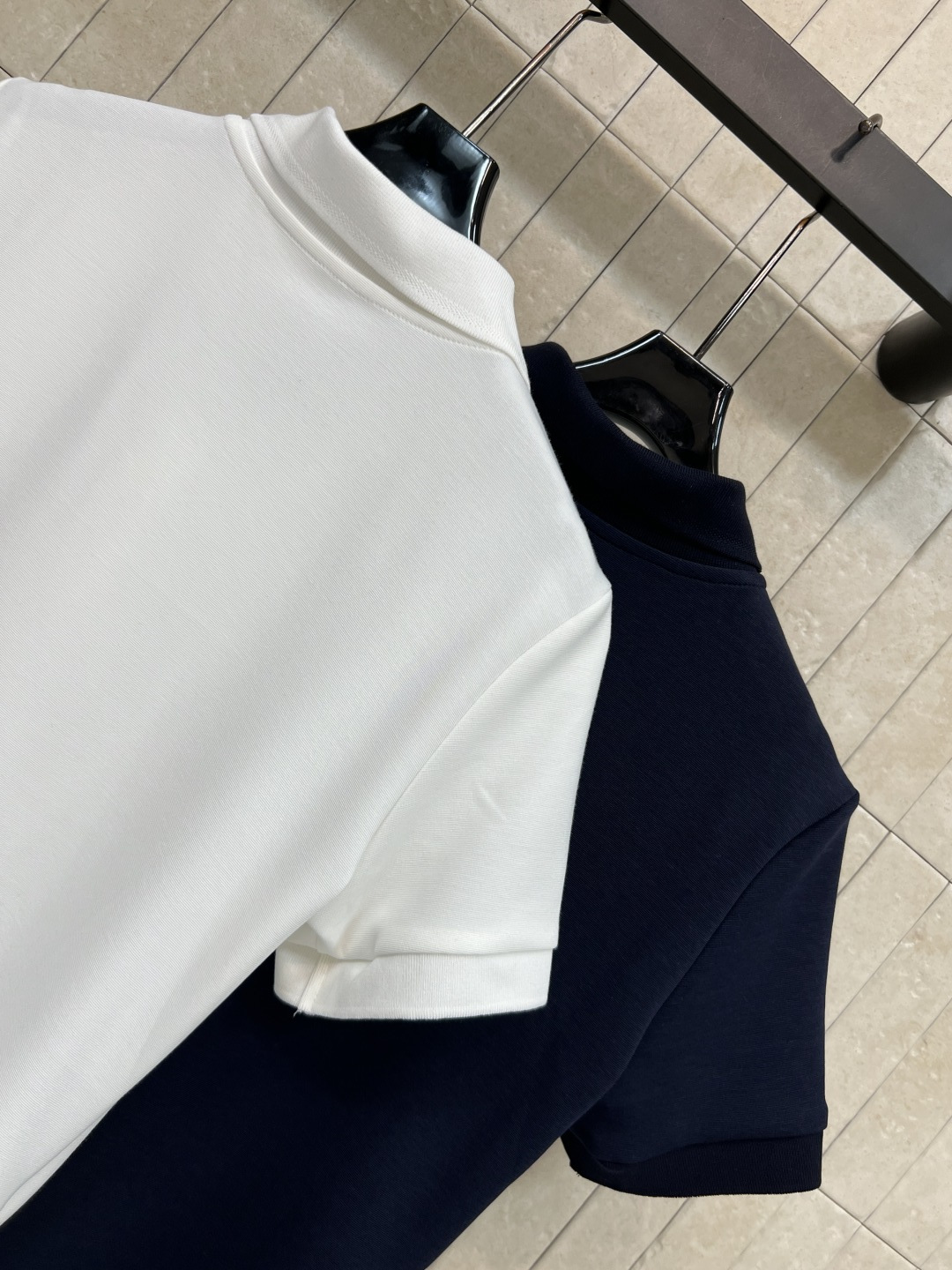 D家 26夏季新款 Polo领连衣裙 简约设计+经典翻领 三颗纽扣点缀 收腰A字版型 显瘦显高 面料柔软