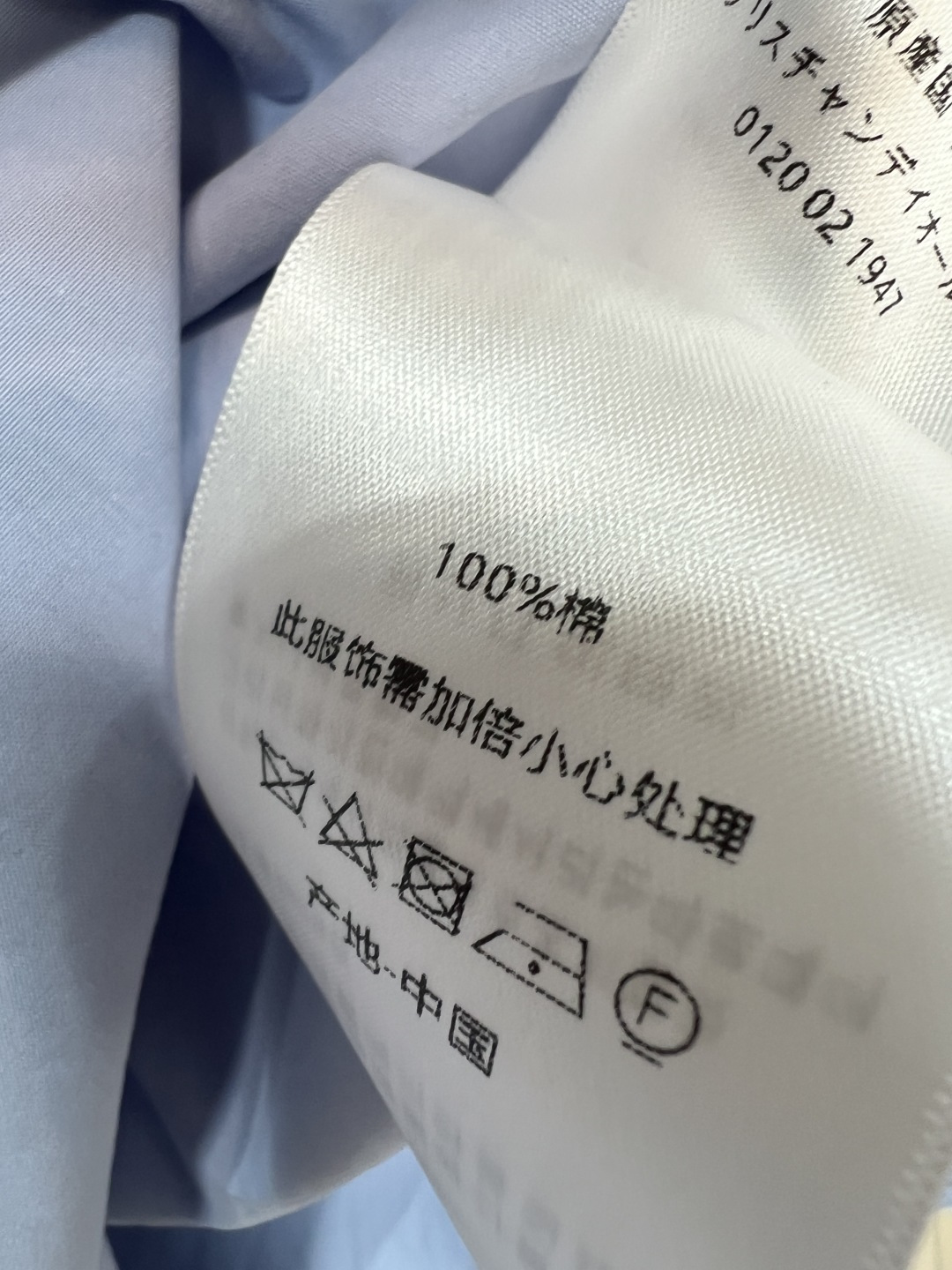 D家 26夏季新款 翻领衬衫连衣裙 高支棉感面料 透气舒适 领口跟袖口撞白色 层次感满满 单排扣设计 腰
