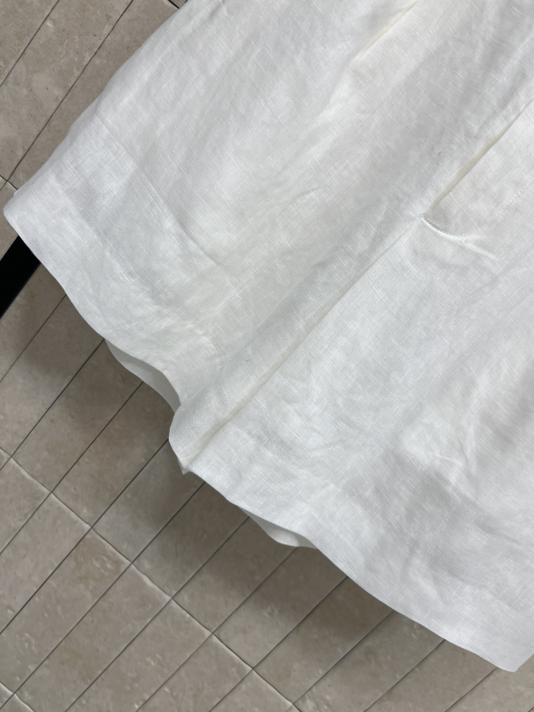 26夏季新款 白色亚麻高腰短裤 采用亚麻面料 透气吸湿 夏天穿超舒服 高腰直筒设计+内衬 防透光更安心 