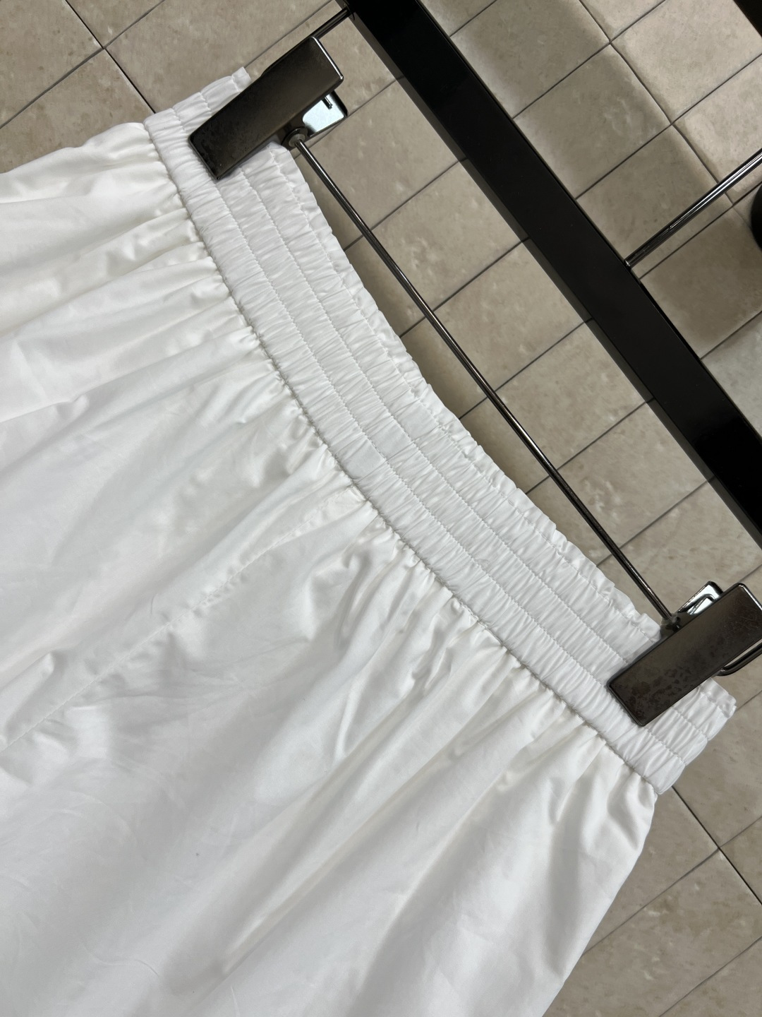26夏季新款 镂空刺绣套装​​ 长袖上衣+松紧腰短裤 棉质面料 轻盈透气 上衣泡泡长袖+流苏系带 法式浪
