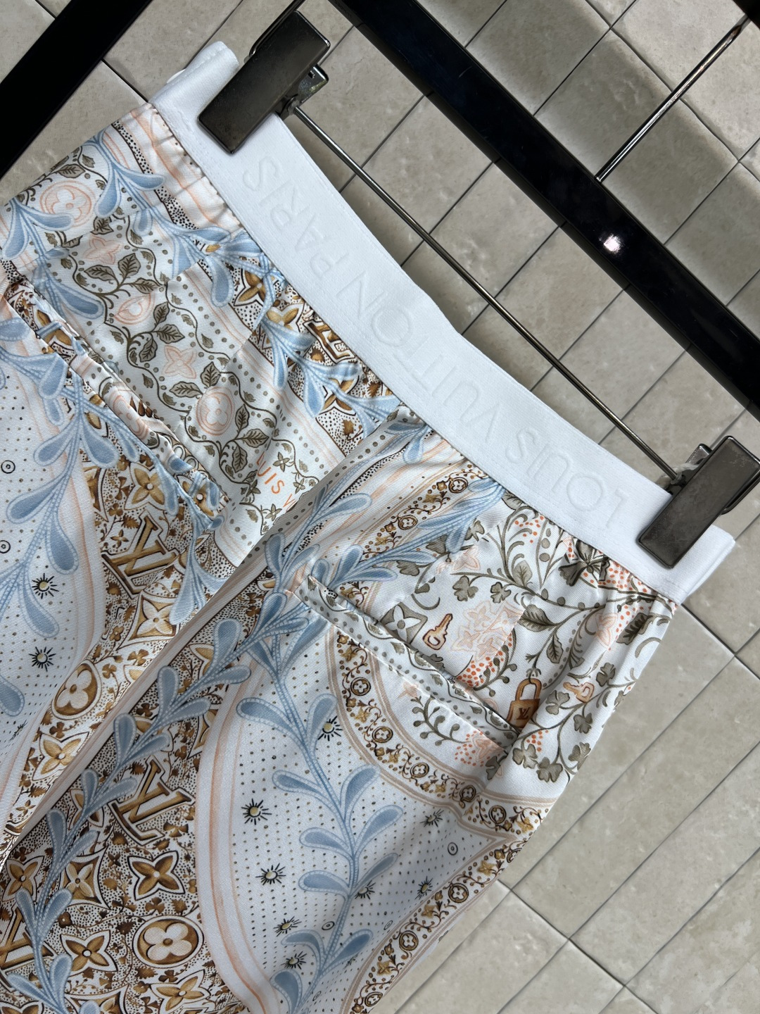 L家 26夏季新款 花卉印花阔腿裤 甄选垂感顺滑自带柔光质感 透气垂坠不贴腿 字母提花松紧腰 高腰阔腿直